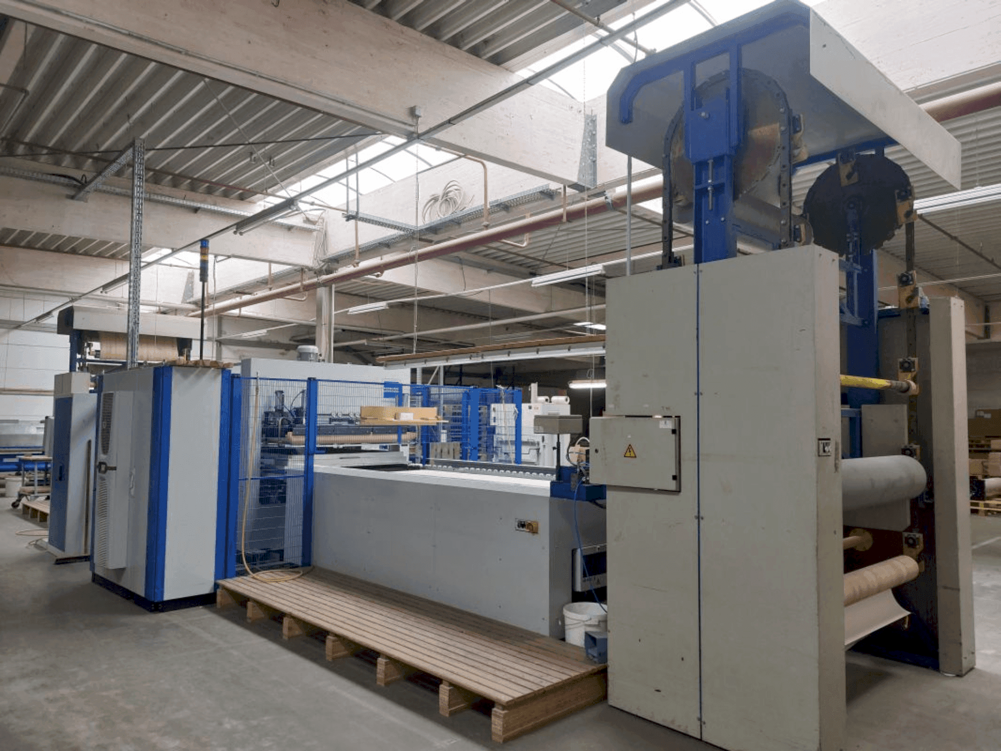 Frontansicht der WEMHÖNER Variopress Basic 1000S  Maschine