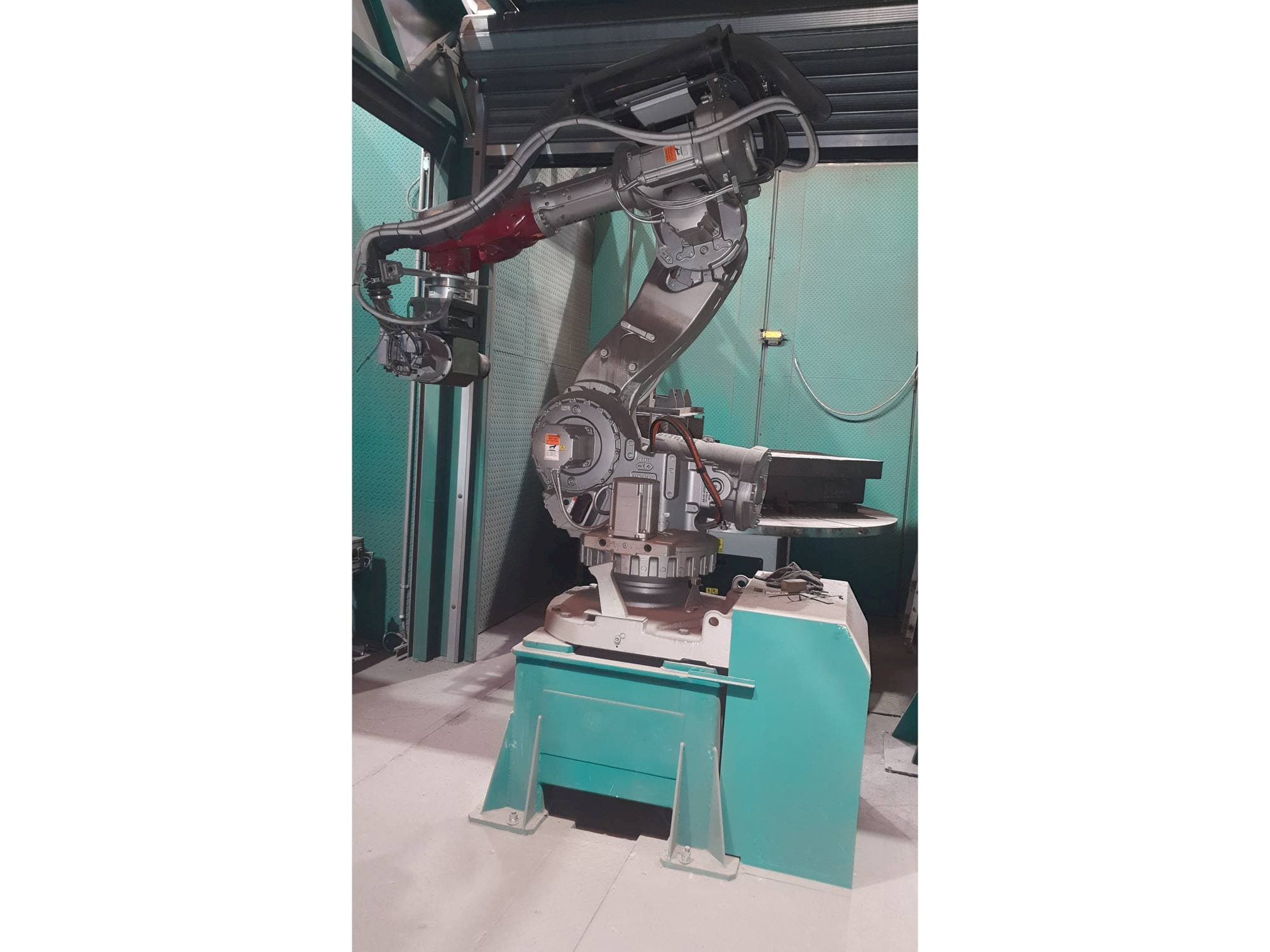 Frontansicht der ABB IRB 7600  Maschine