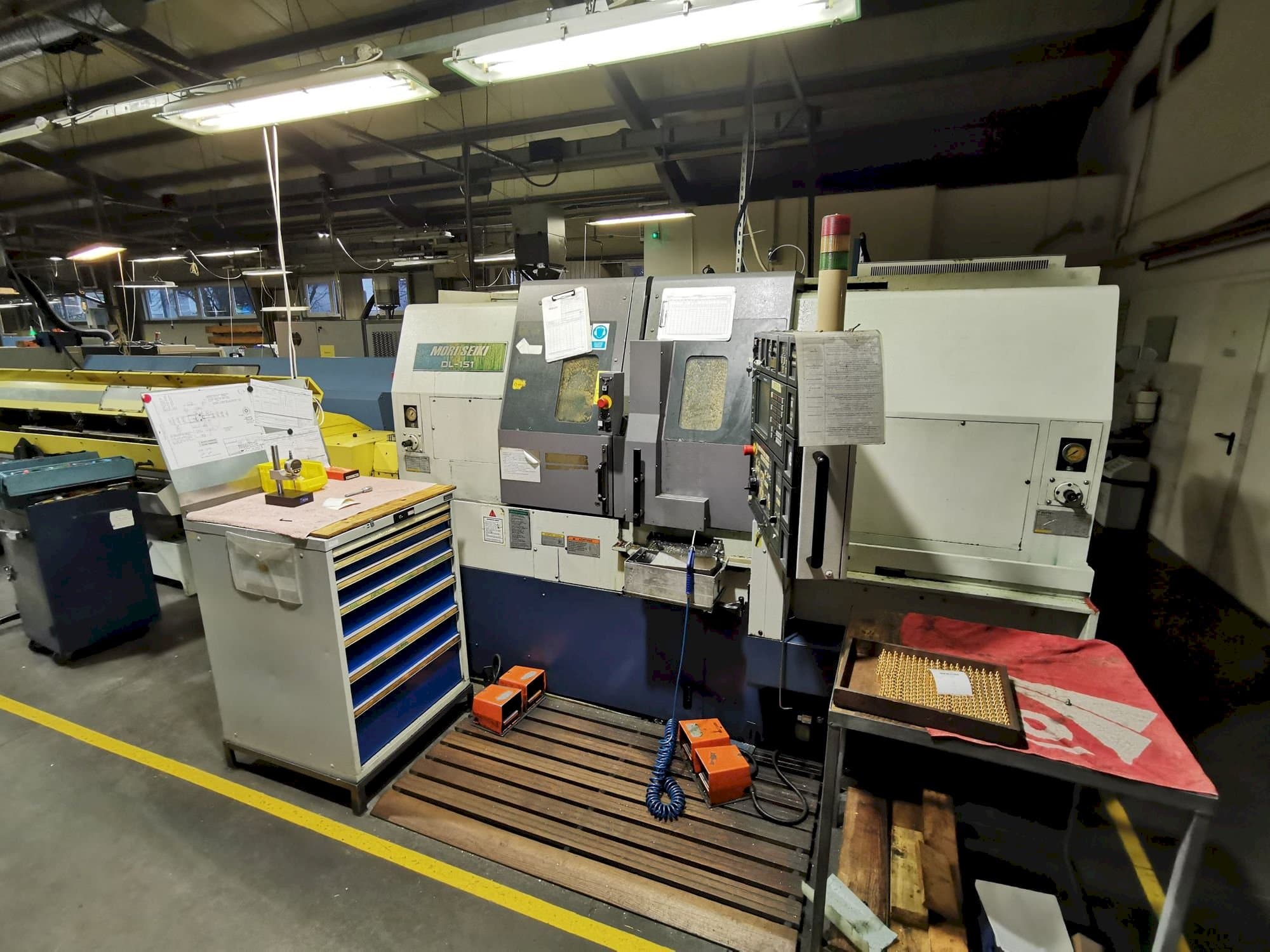 Frontansicht der MORI SEIKI DL-151Y Maschine