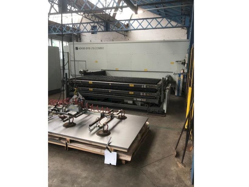 Frontansicht der BLM Adige-Sys LT9 Combo Maschine