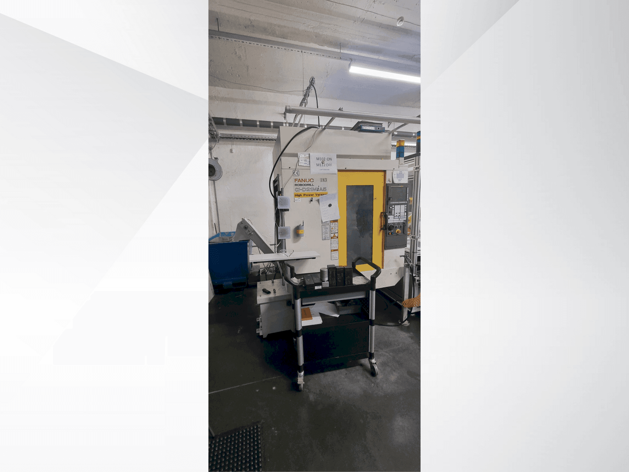 Frontansicht der FANUC Robodrill α-D21 MiA5  Maschine