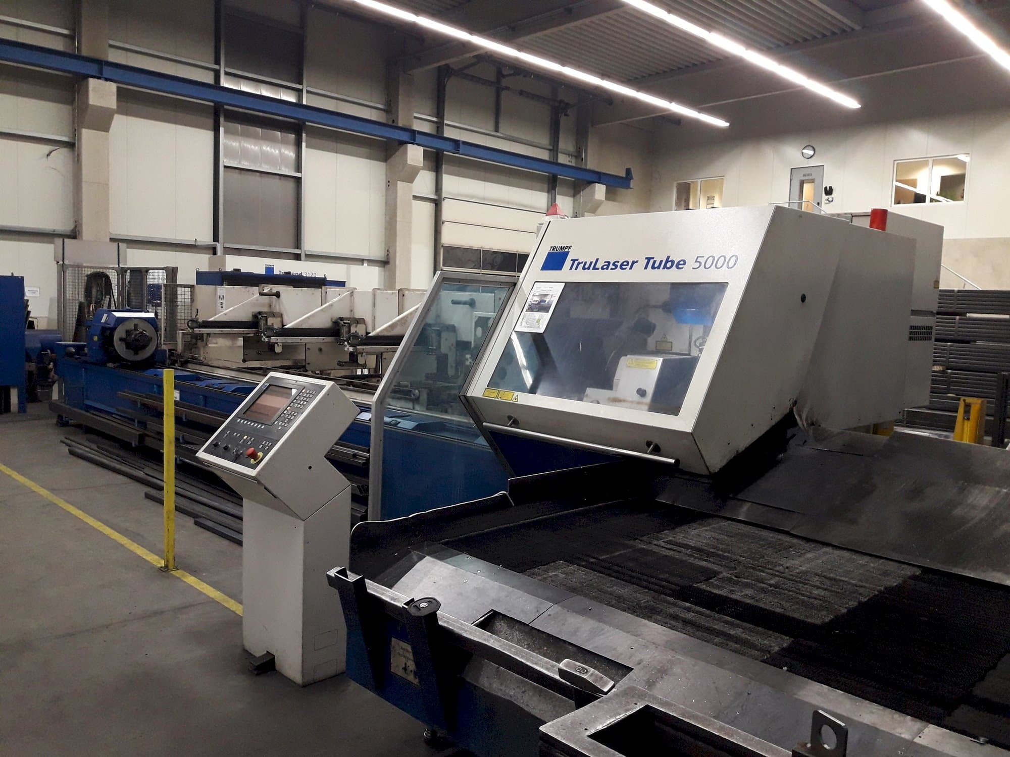 Frontansicht der Trumpf TruLaser Tube 5000  Maschine