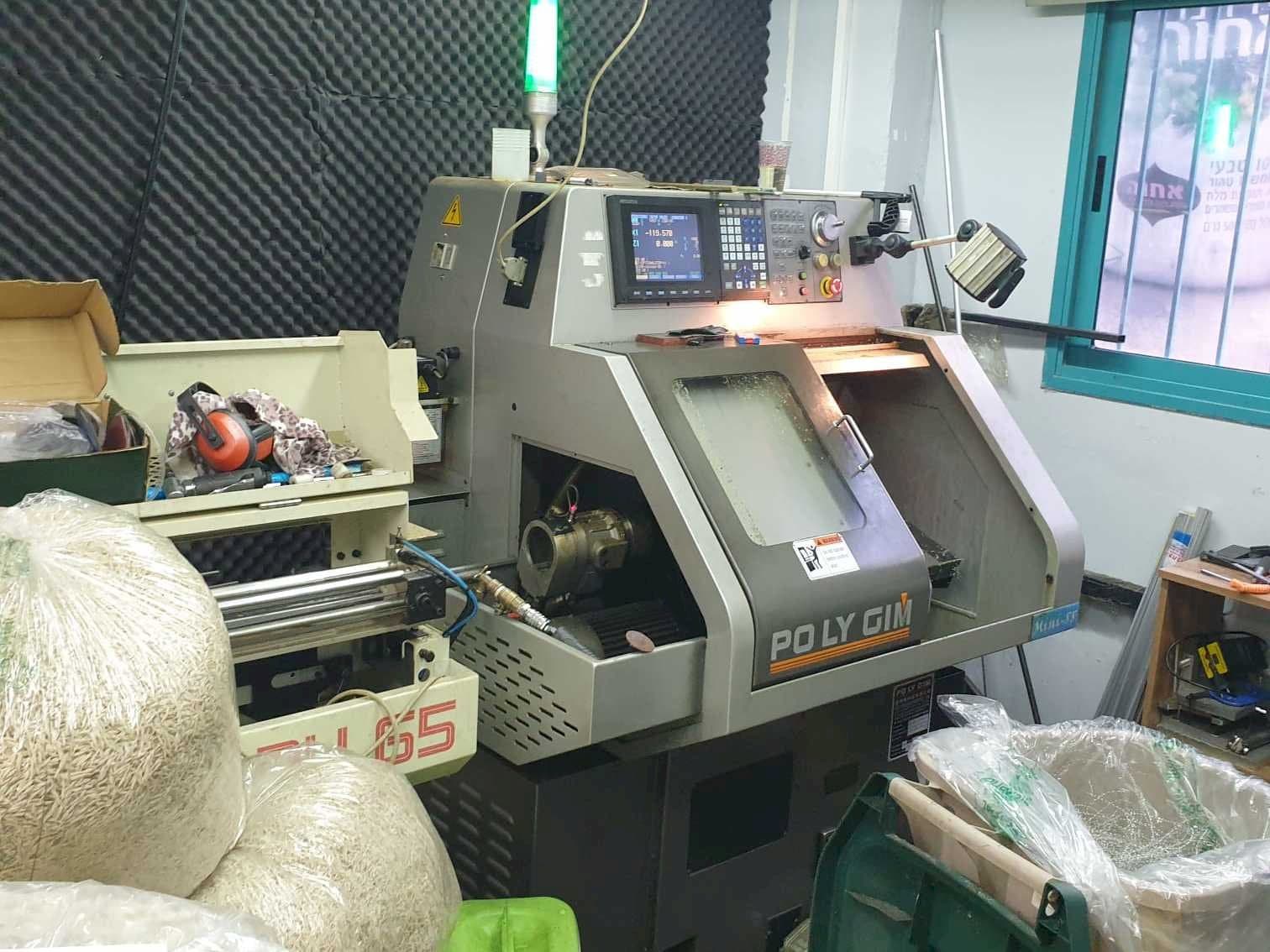 Frontansicht der PO LY GIM Mini-88  Maschine