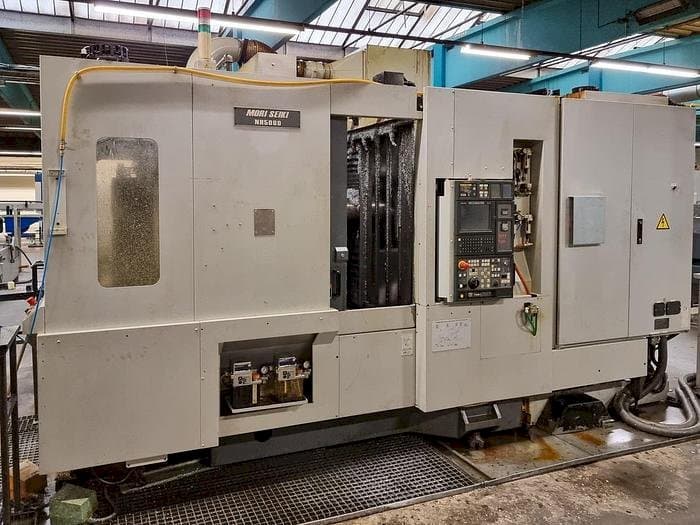 Frontansicht der MORI SEIKI NH-5000 Maschine