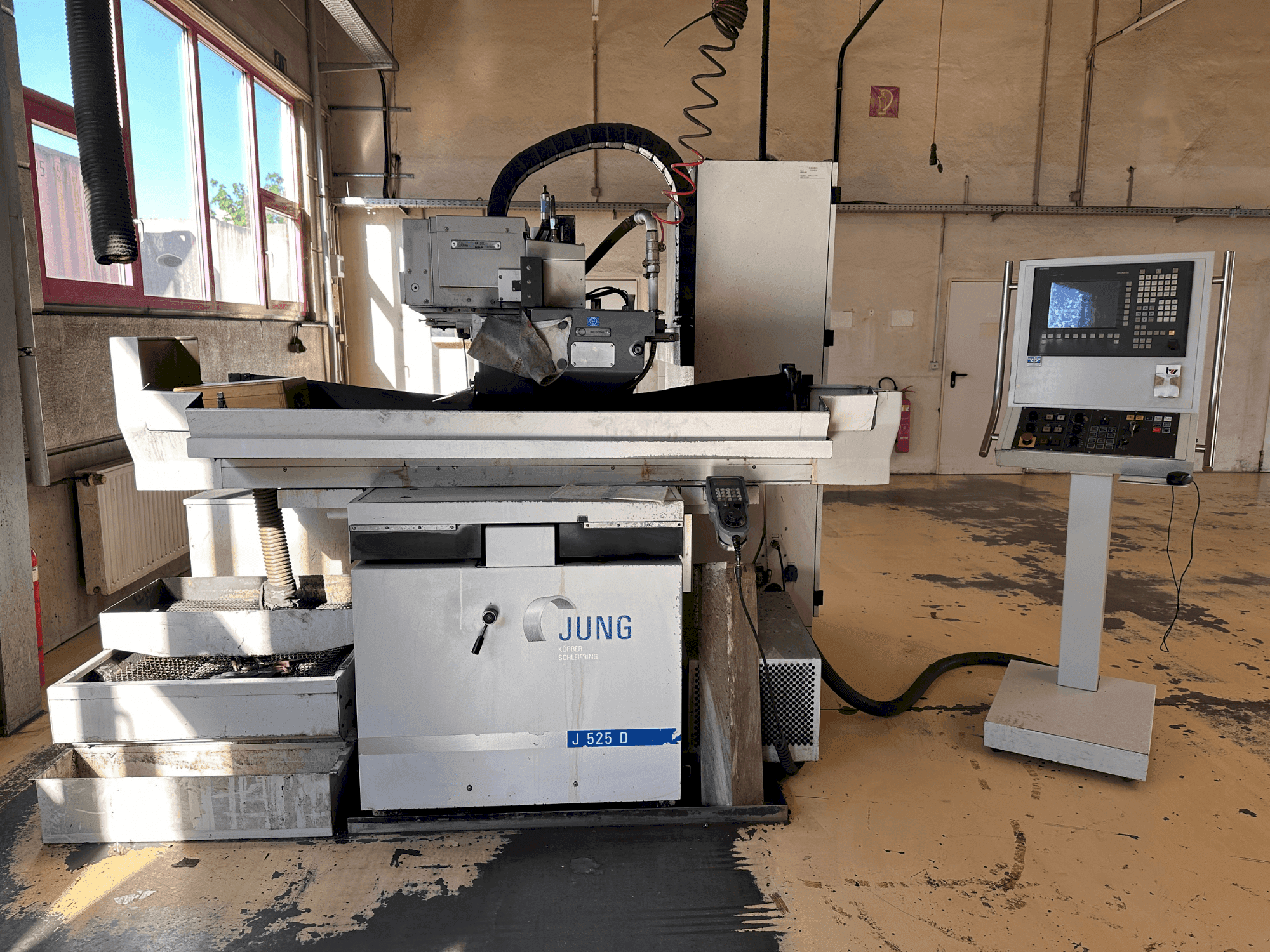 Frontansicht der JUNG J 525-D  Maschine