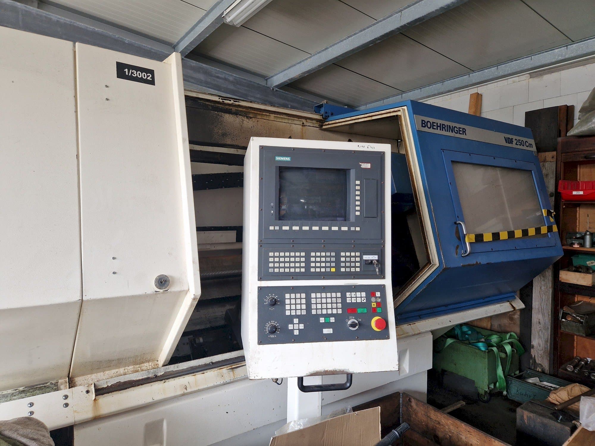 Frontansicht der BOEHRINGER VDF 250 Cm  Maschine