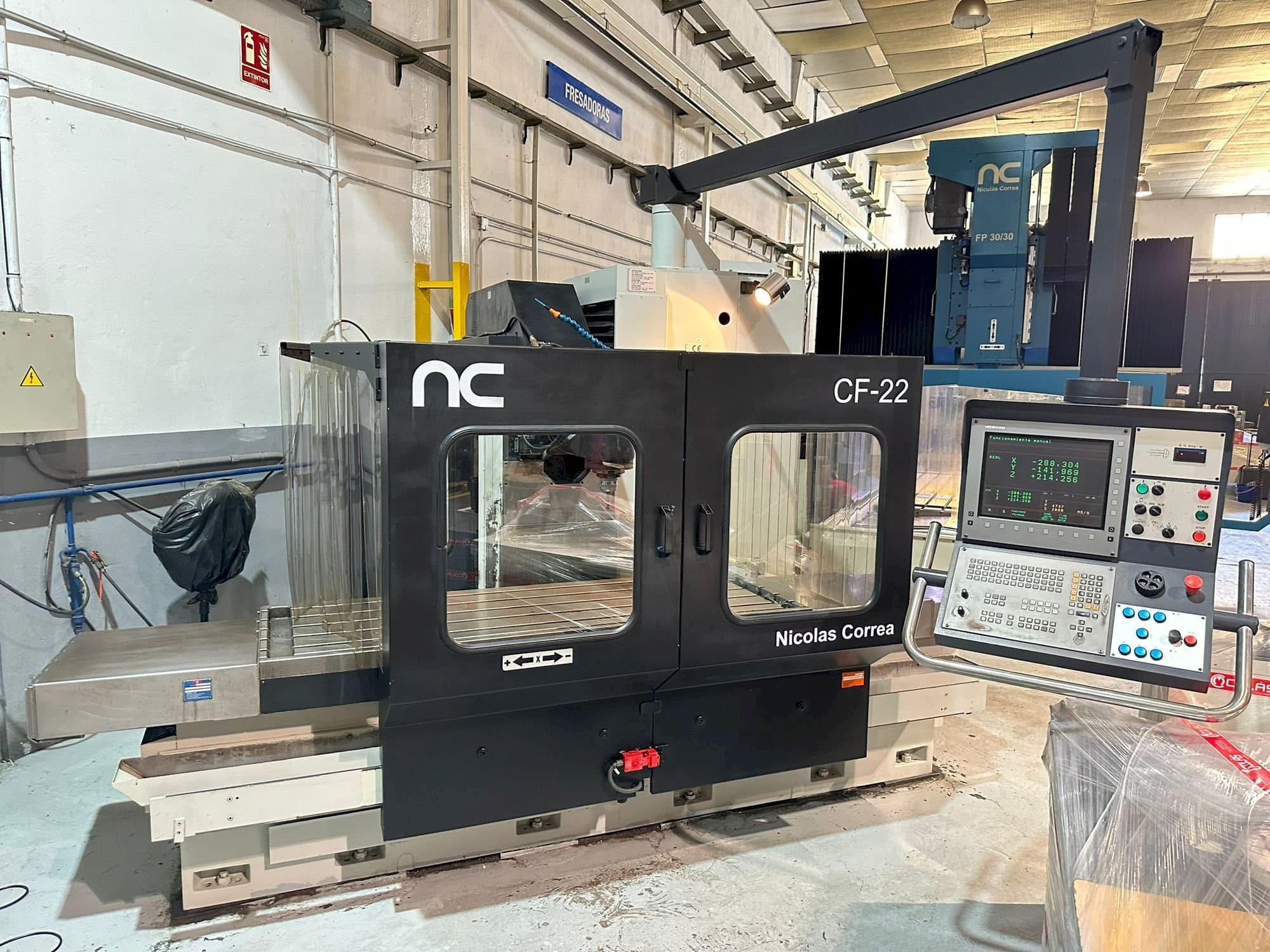 Frontansicht der Nicolas Correa CF22/20 Maschine