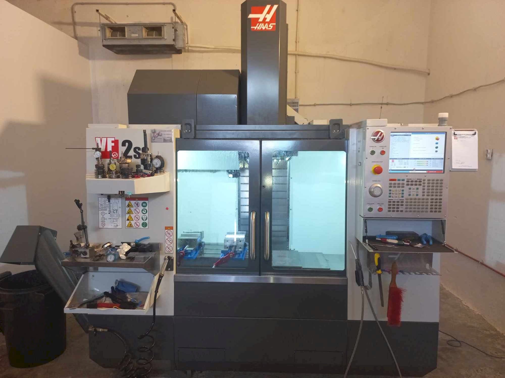 Frontansicht der HAAS VF 2 SS  Maschine