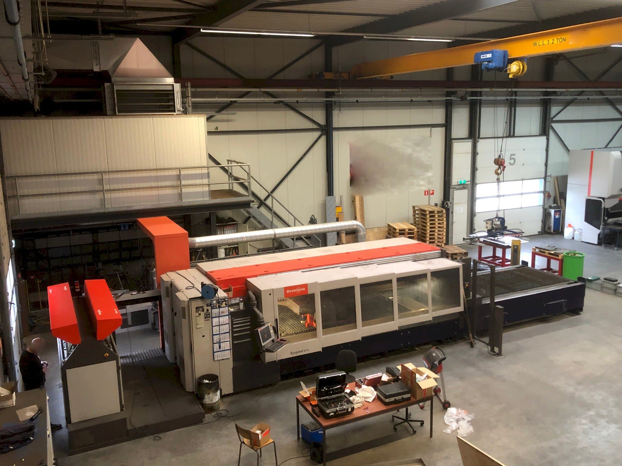 Frontansicht der Bystronic Byspeed 3015  Maschine