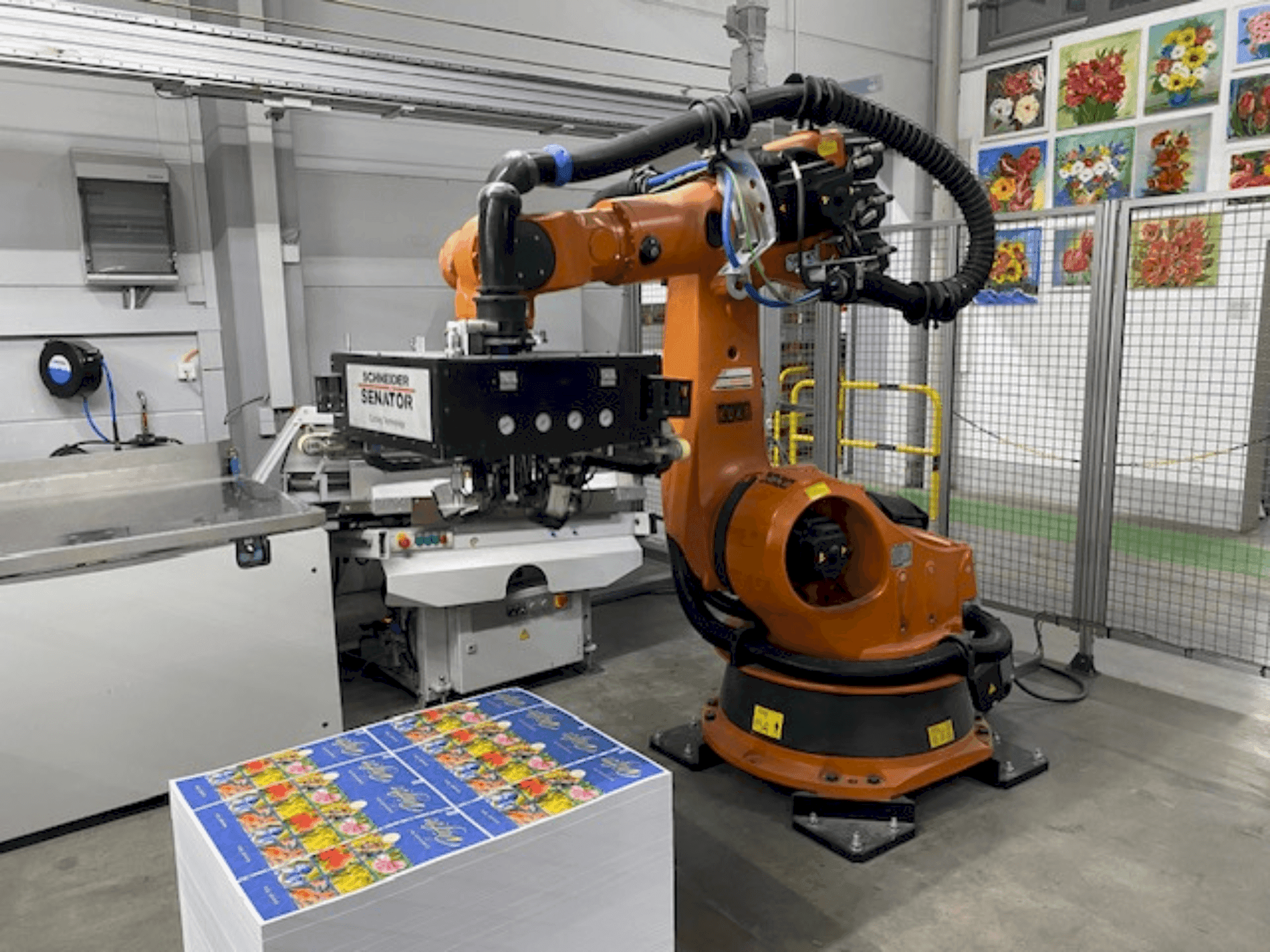 Frontansicht der KUKA KR140-3 COMP  Maschine