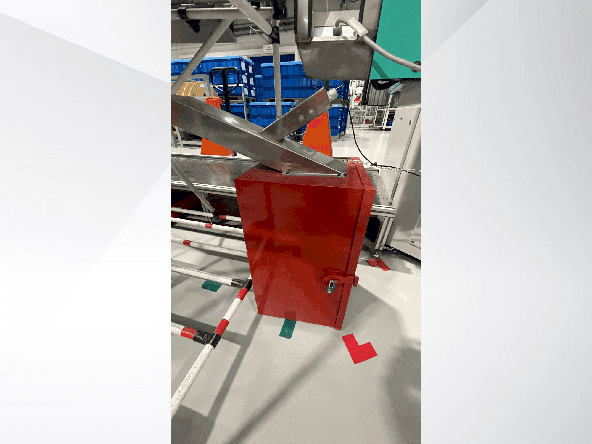 Frontansicht der Arburg Allrounder 1500 T 2000-400  Maschine