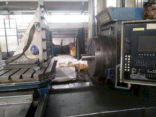 Frontansicht der Union BFT 130 Maschine