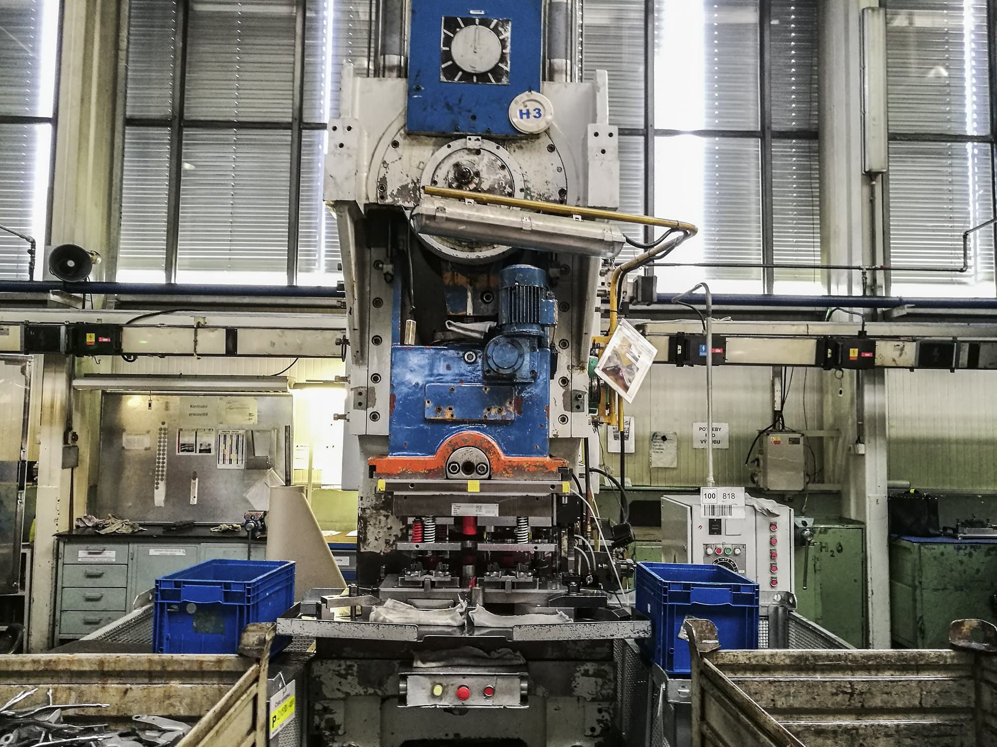 Frontansicht der ZTS LEK-160 Maschine