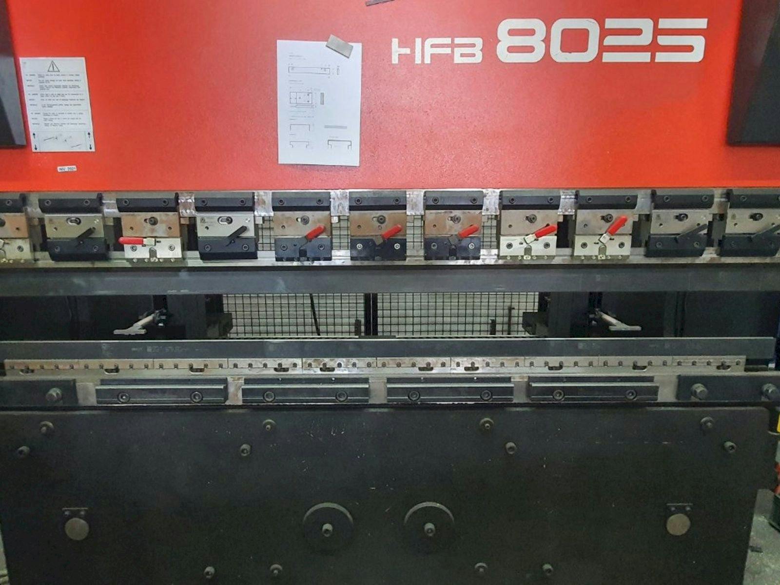 Frontansicht der AMADA HFBO 80-25  Maschine