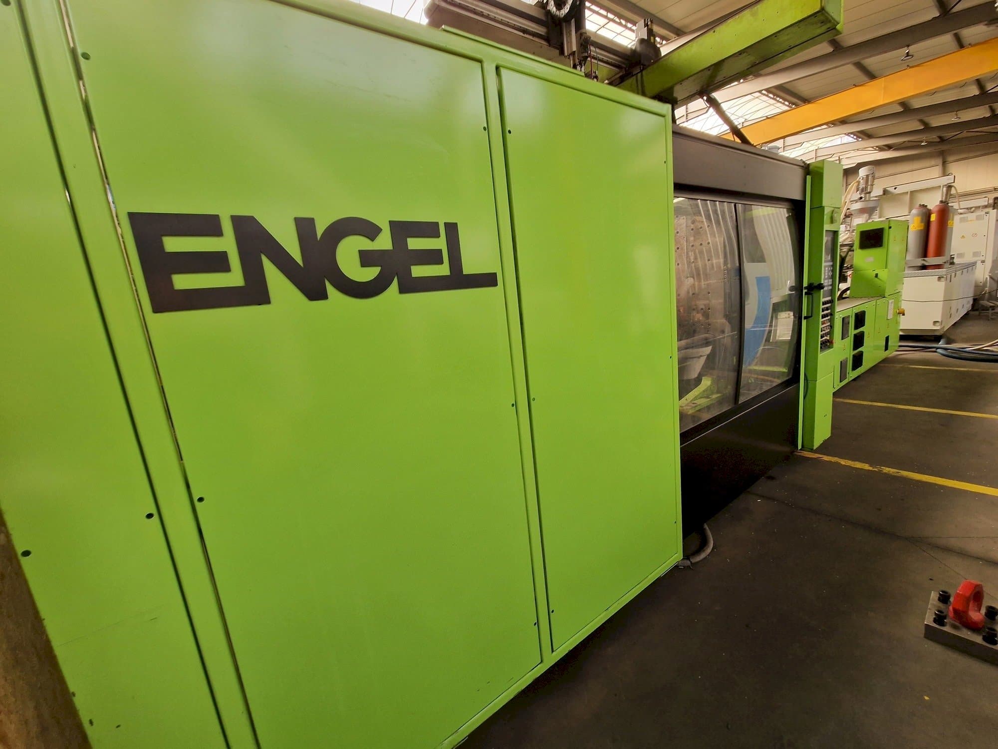 Linke Seitenansicht der Engel ES4550/800 DUO  Maschine