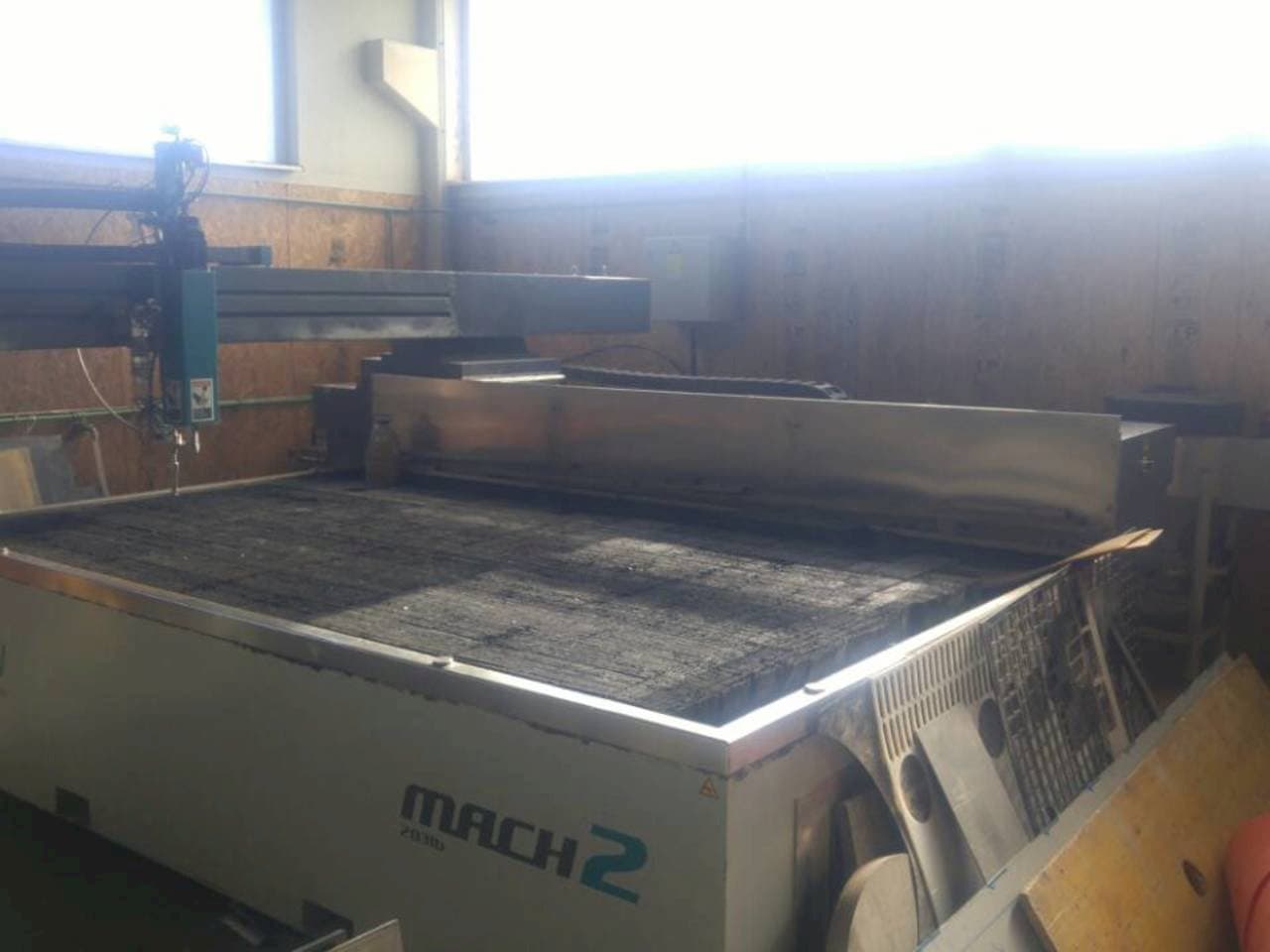 Frontansicht der Flow Mach2-3120b Maschine