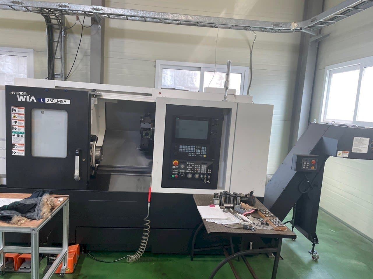 Frontansicht der Hyundai Wia L 230LMSA Maschine