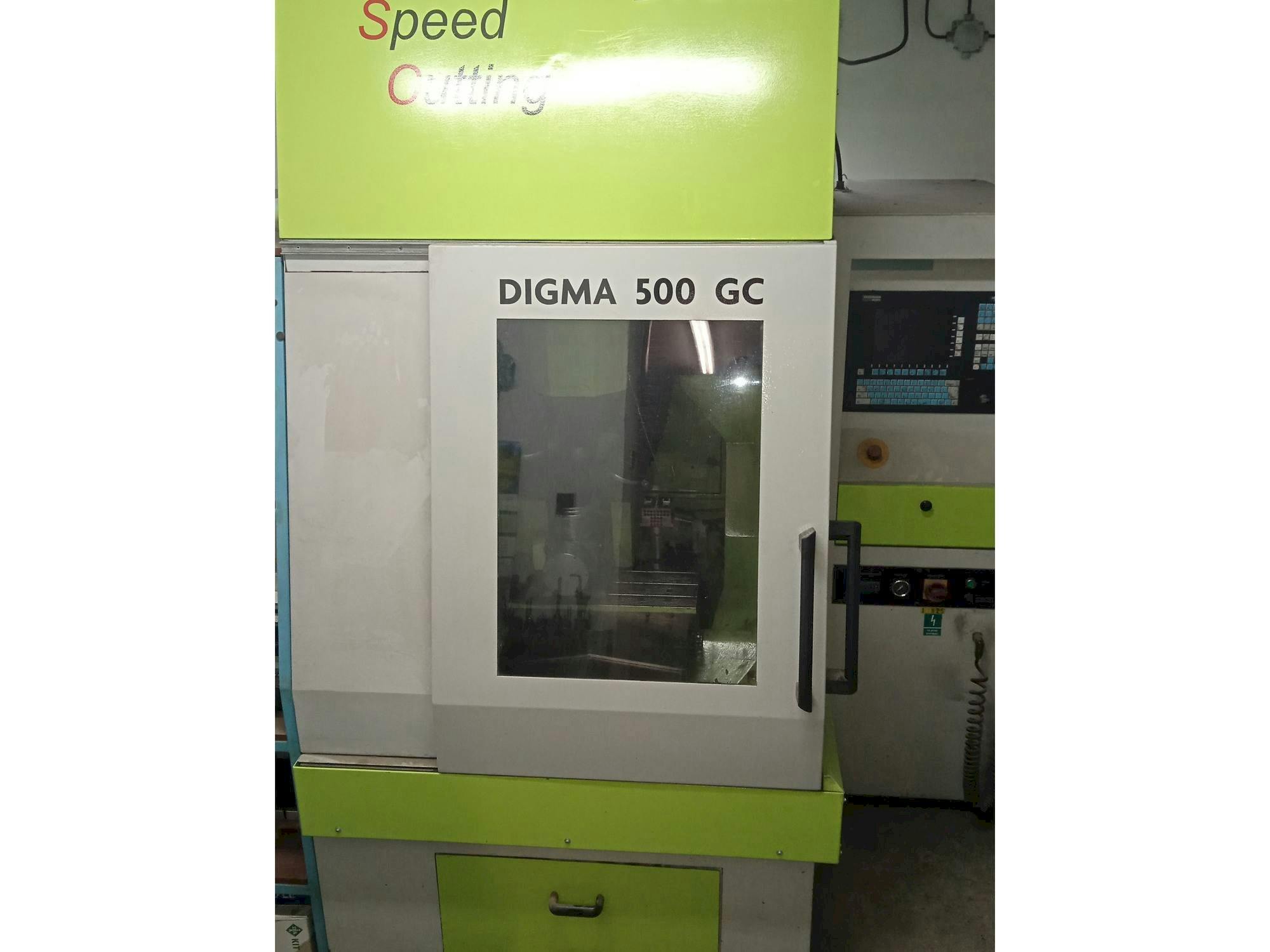 Frontansicht der Exeron Digma 500 GC 5AX  Maschine