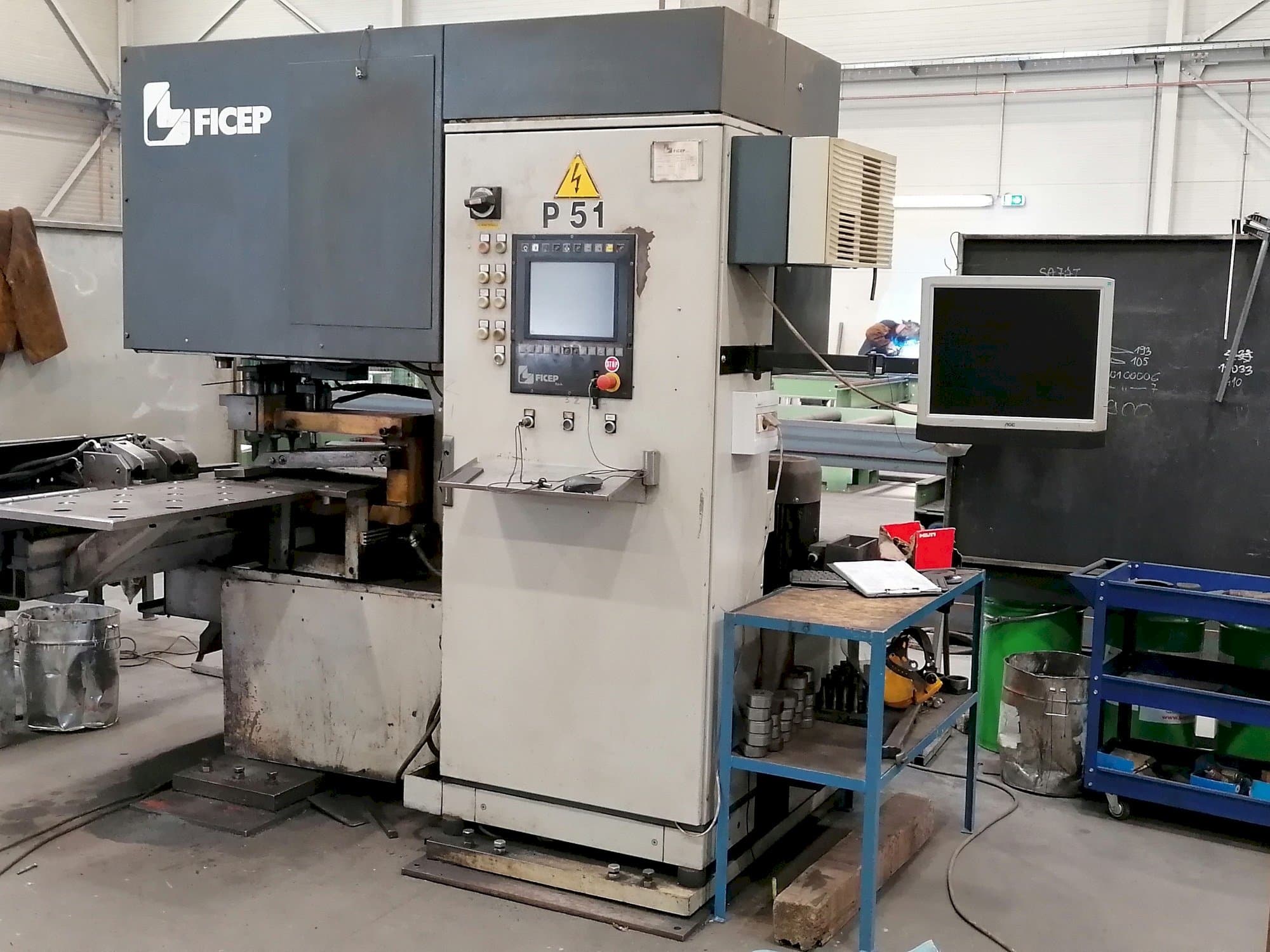 Frontansicht der FICEP P51 Maschine