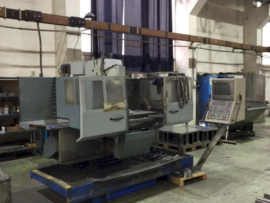 Frontansicht der TOS FGS 50 CNC-B Maschine