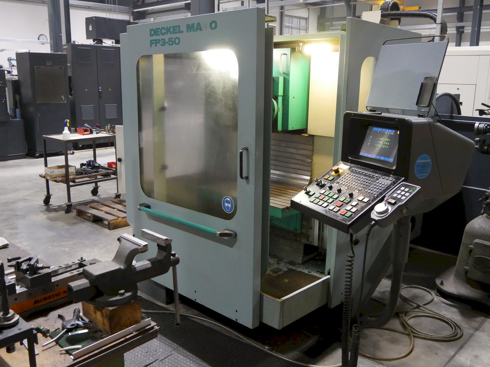 Frontansicht der DECKEL Maho FP3-50  Maschine