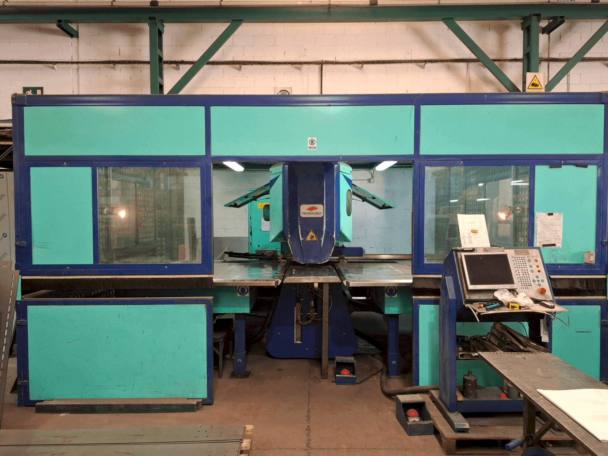 Frontansicht der Tecnology Tecnotransfer 15 SR  Maschine