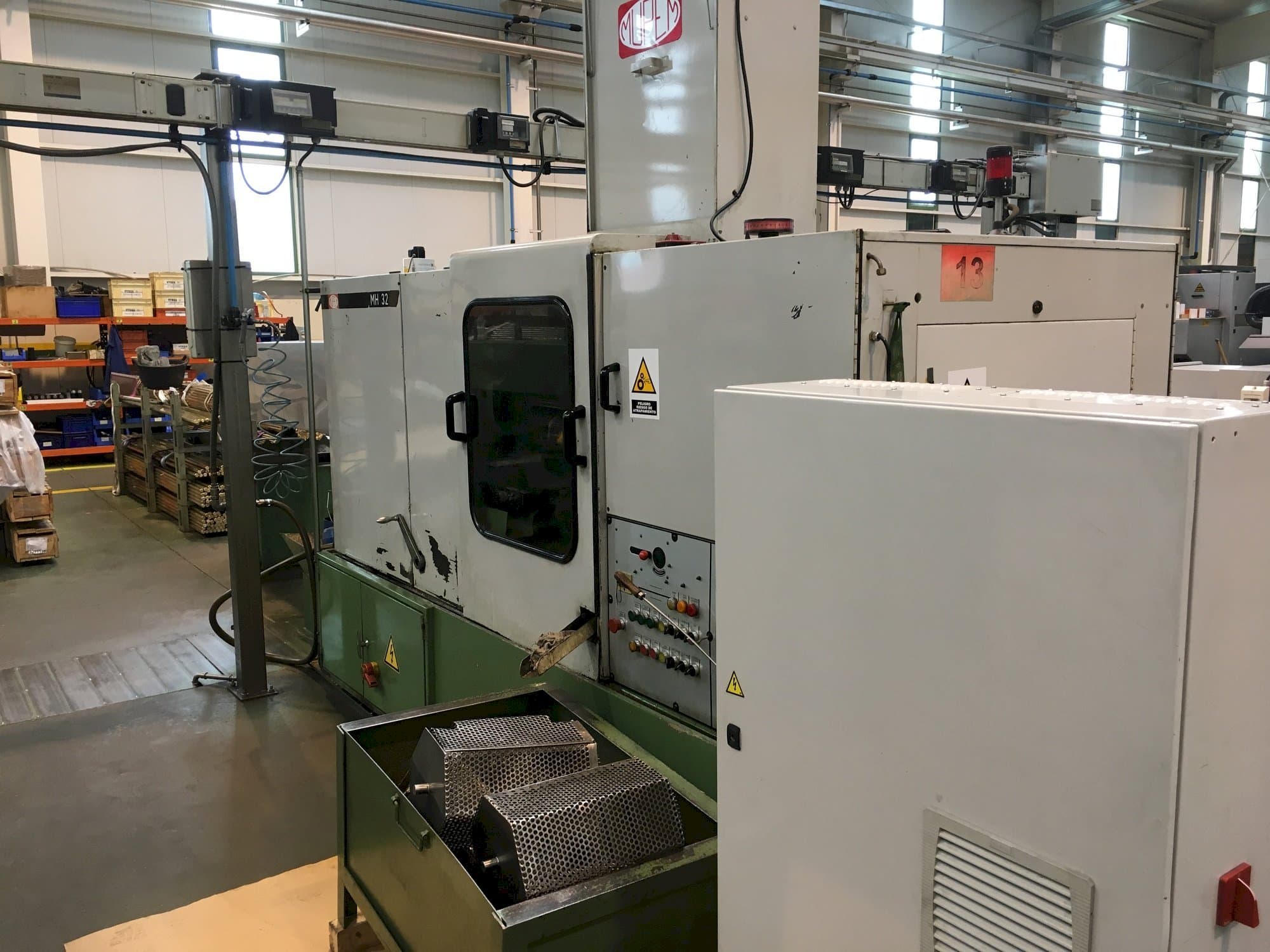 Frontansicht der Mupem MH 32  Maschine