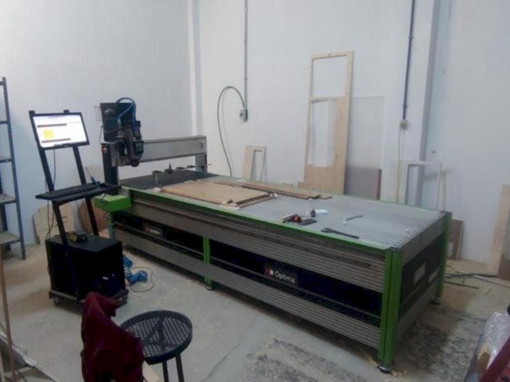 Frontansicht der OPTIMA 2510  Maschine