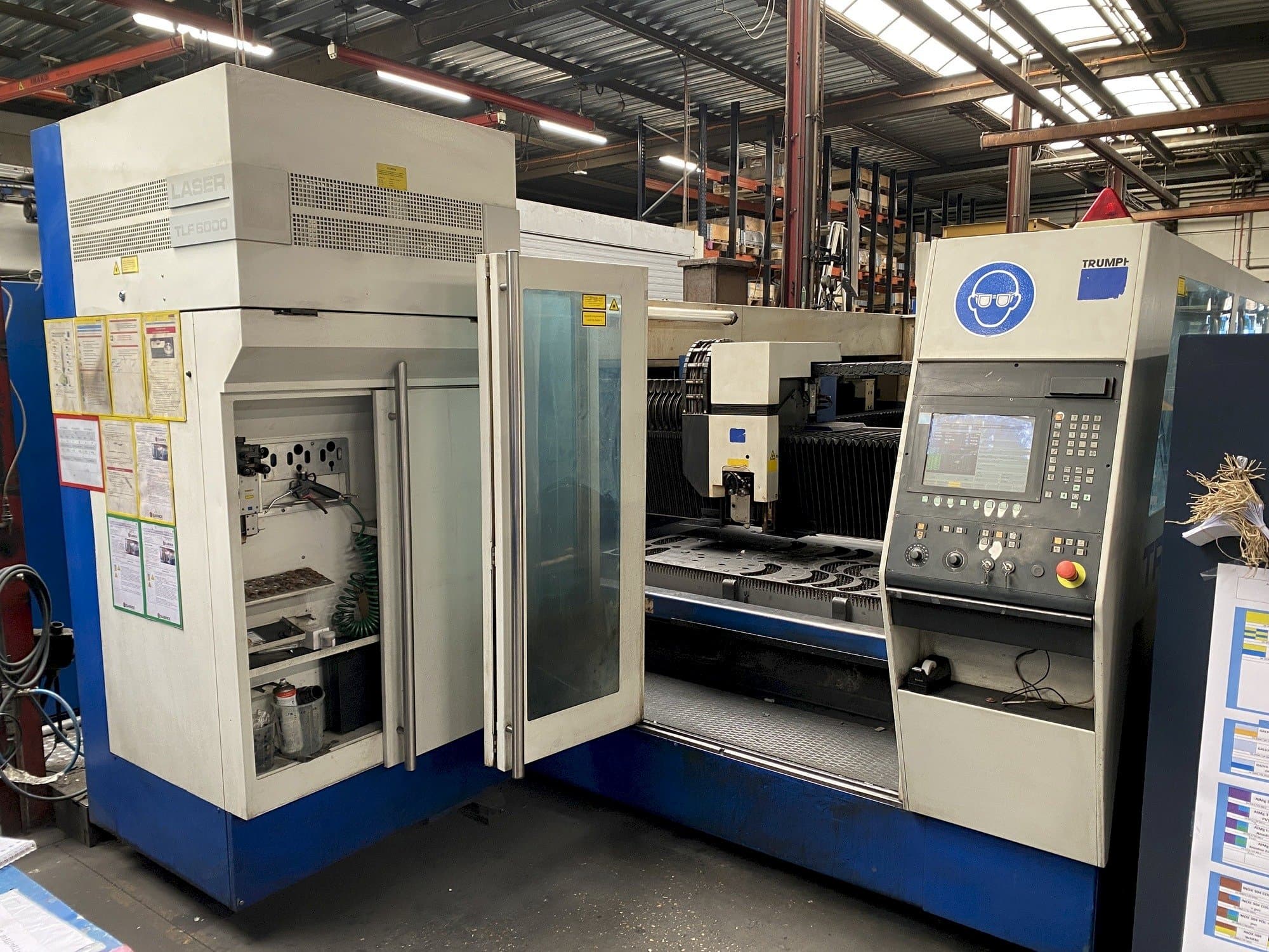 Frontansicht der Trumpf Trumatic L3050 Maschine