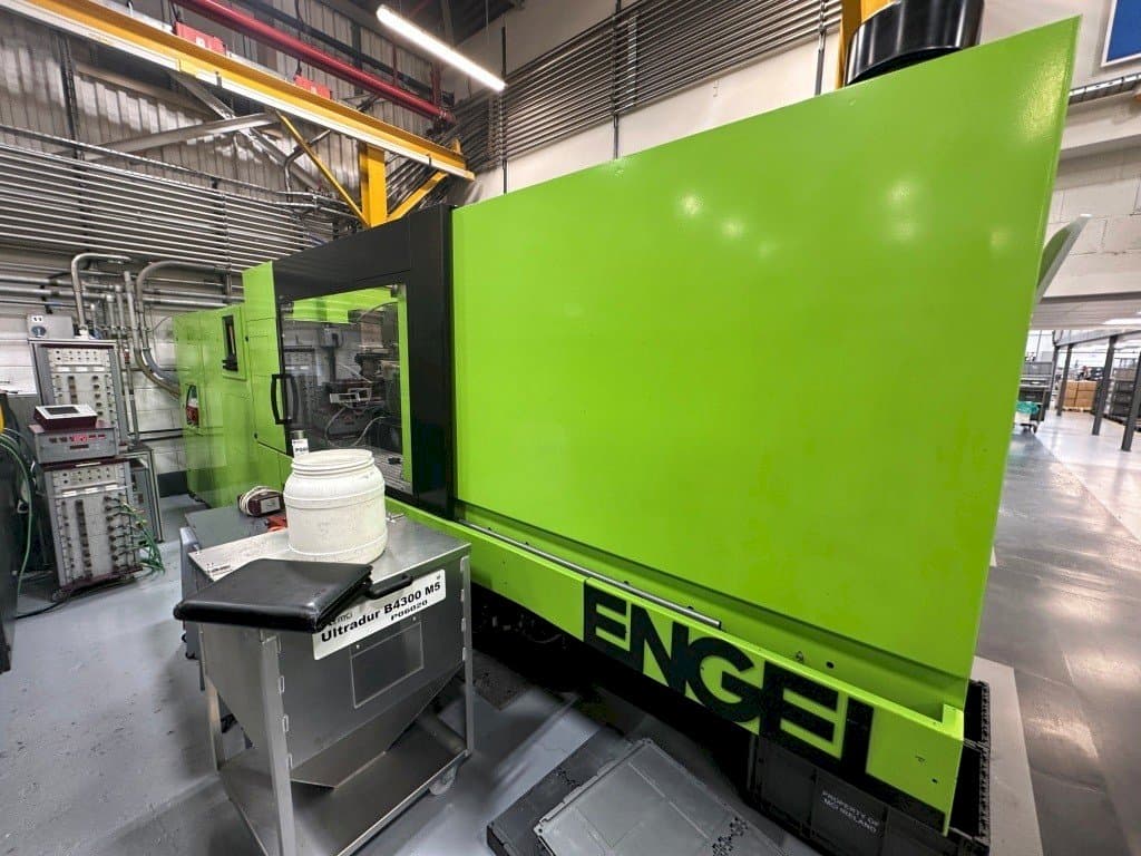 Frontansicht der Engel Victory 650/180 Tech Maschine