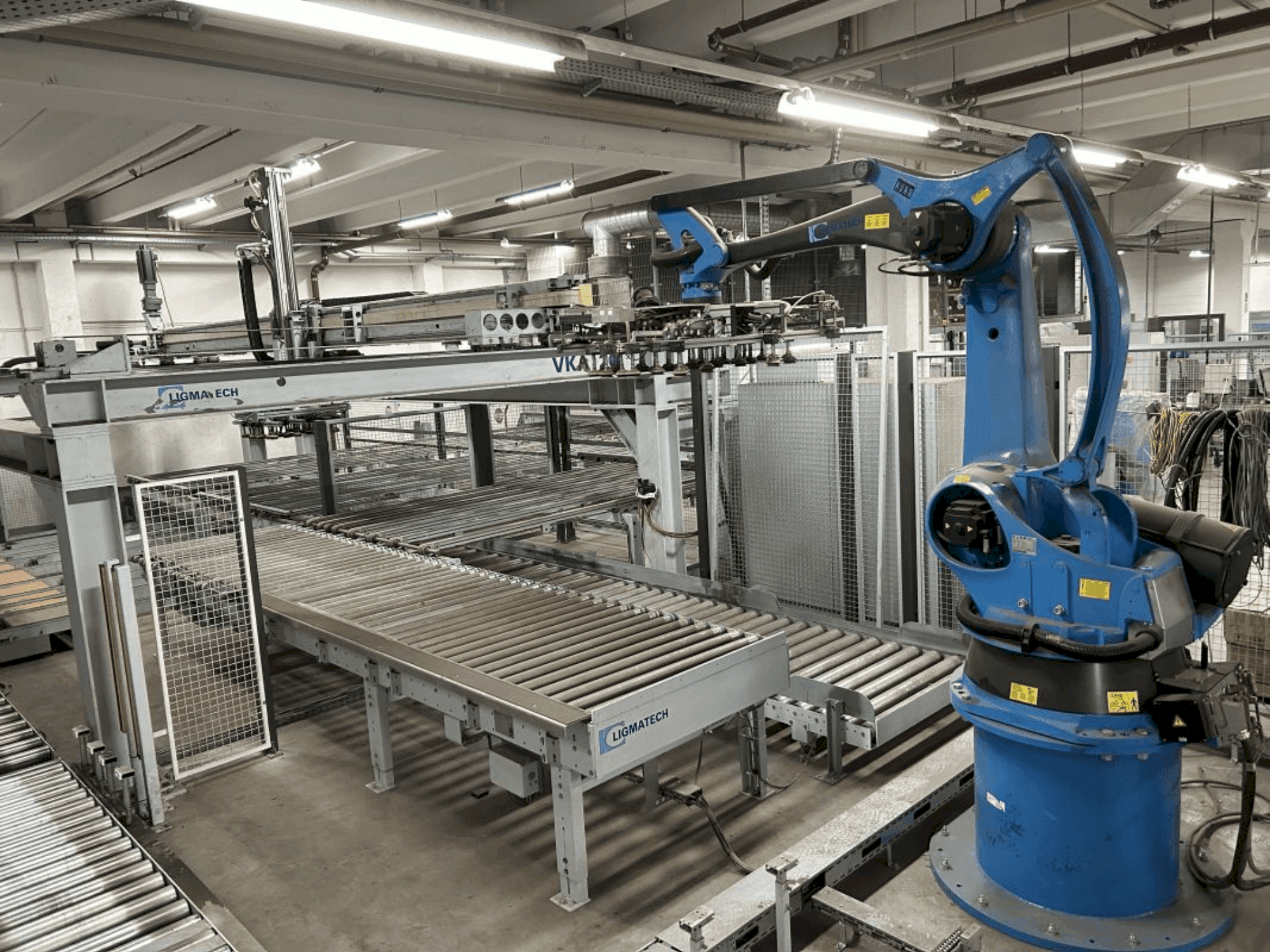 Frontansicht der LIGMATECH RKA100  Maschine