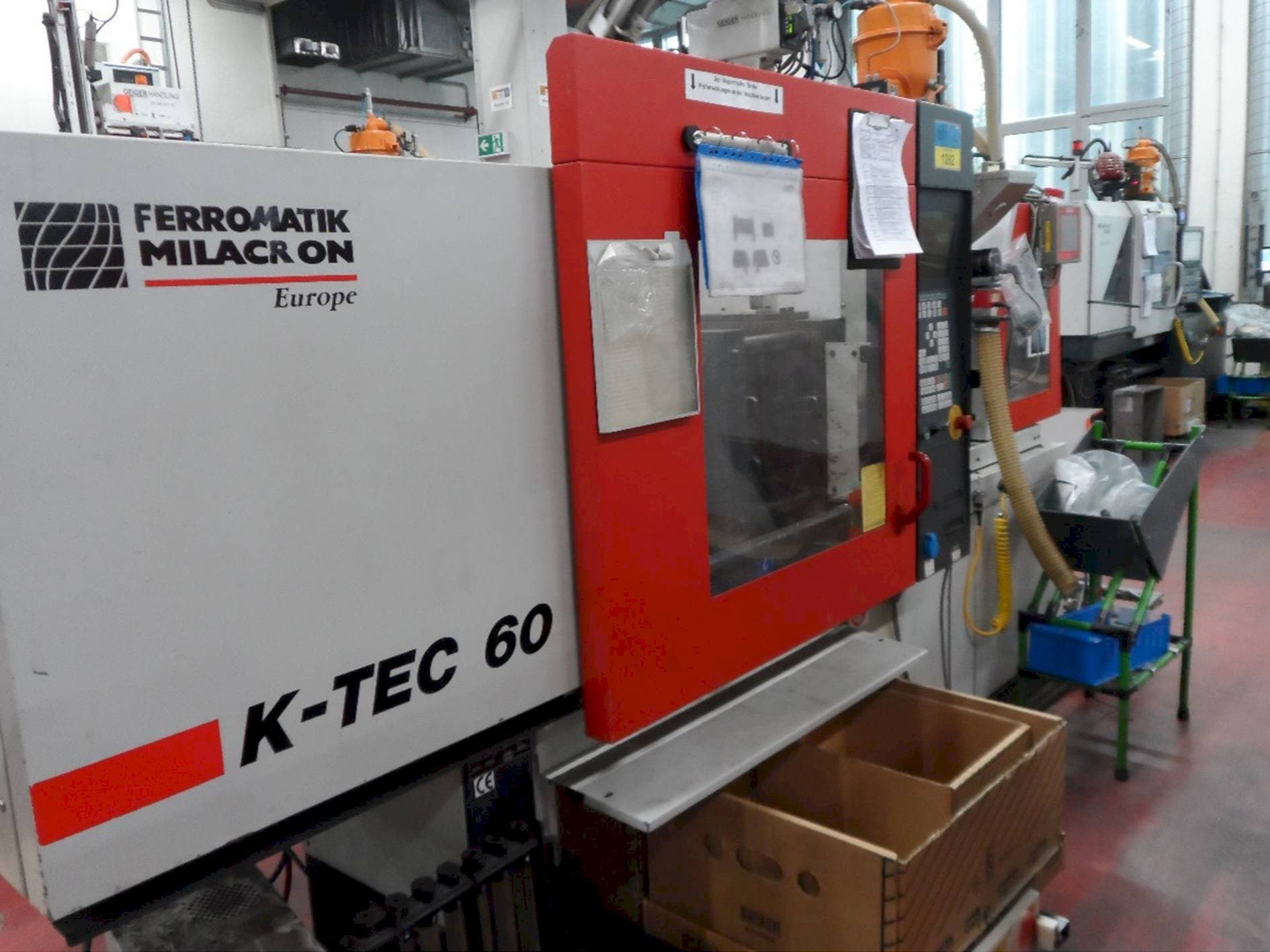 Frontansicht der FERROMATIK MILACRON K-Tec 60S Maschine