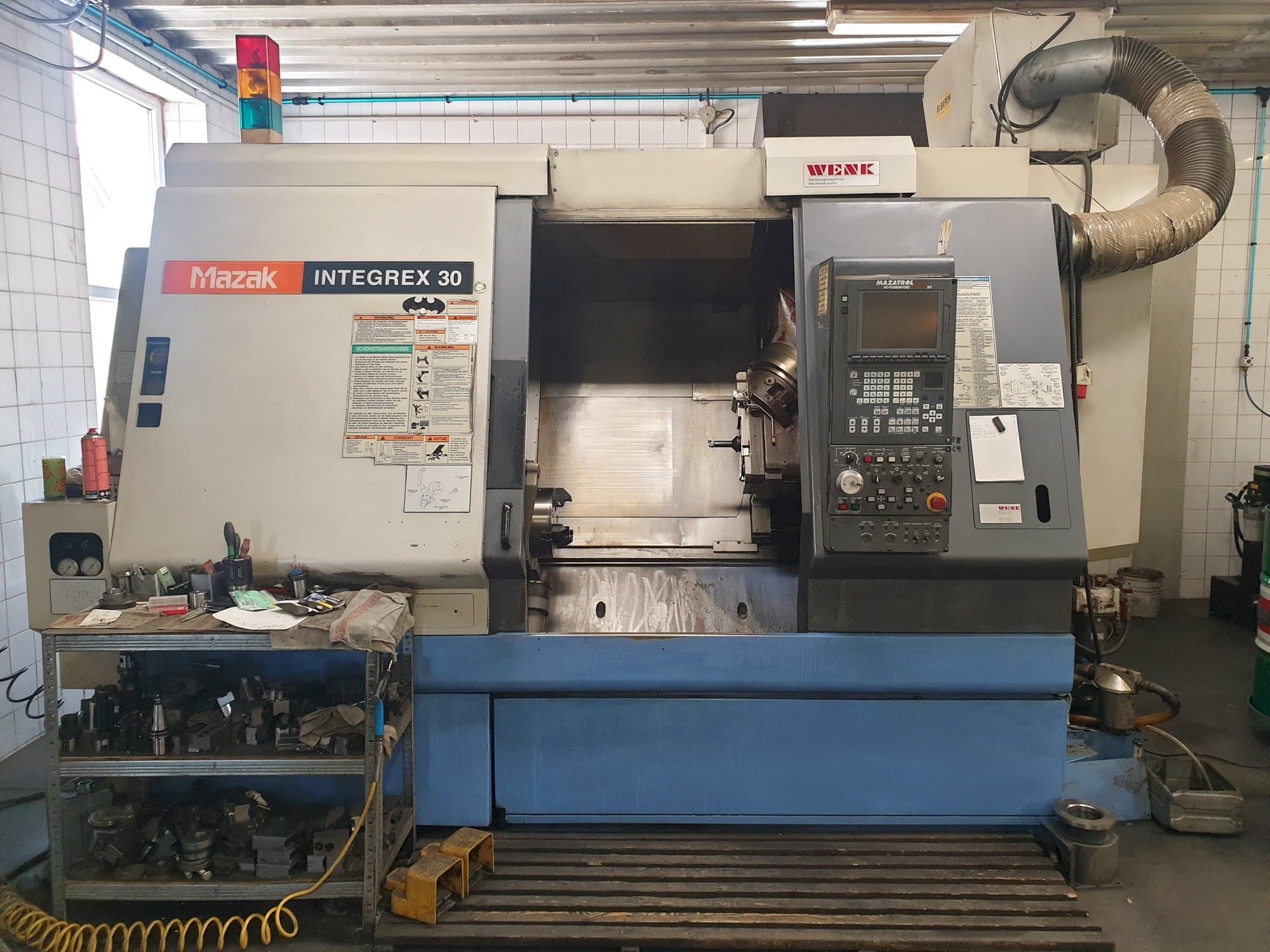 Frontansicht der Mazak Integrex 30 Maschine