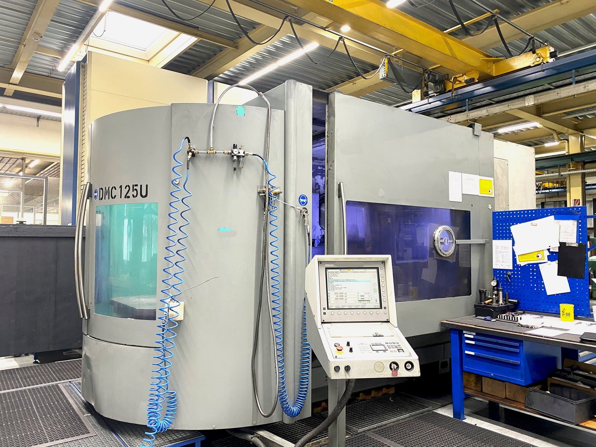 Frontansicht der DMG Deckel Maho DMC 125 U  Maschine