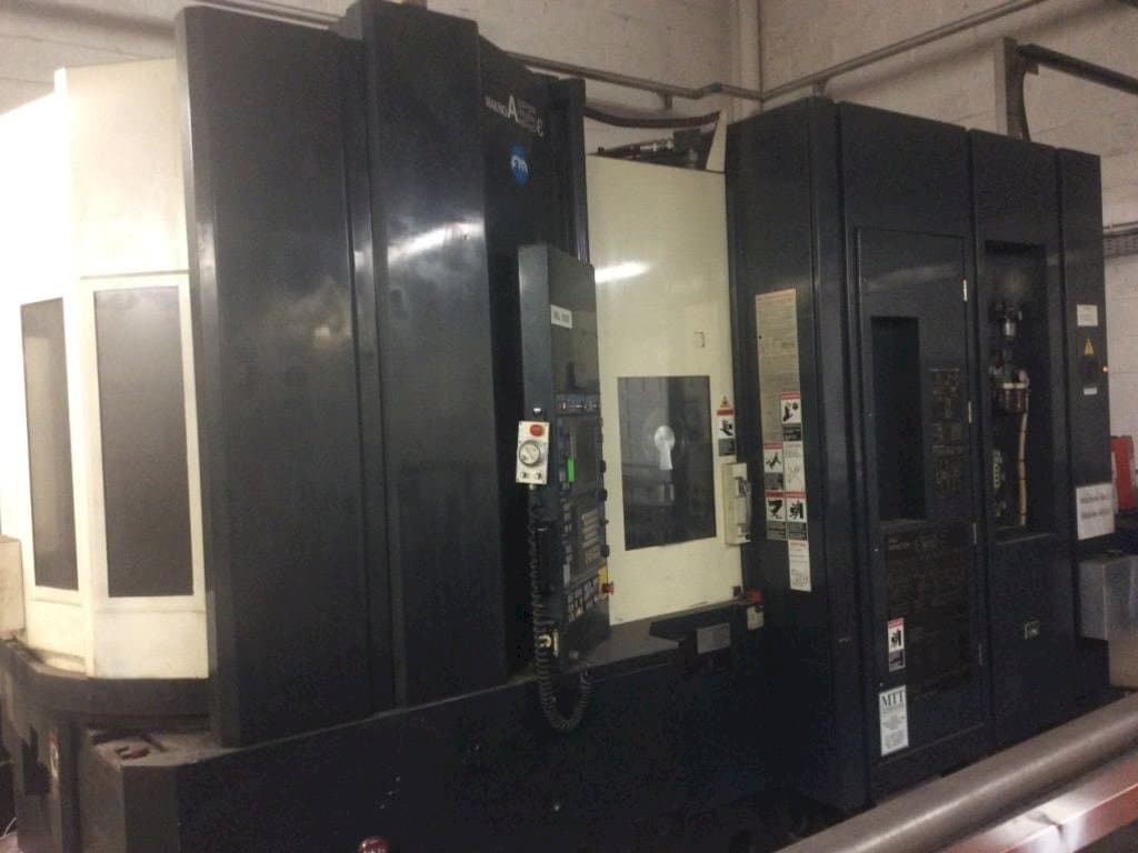 Frontansicht der Makino A55e Maschine