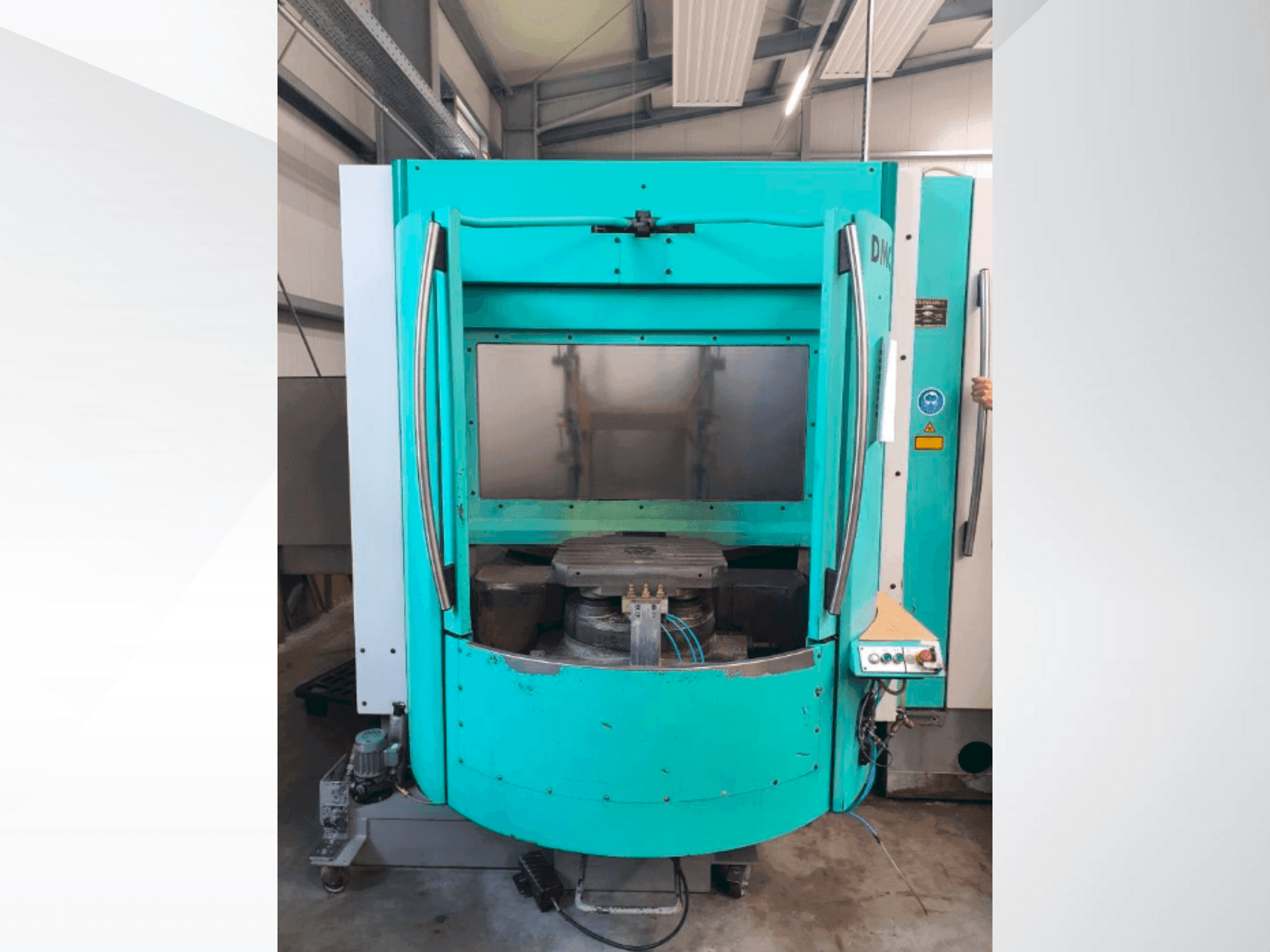 Frontansicht der DECKEL MAHO DMC 60H hi-dyn  Maschine