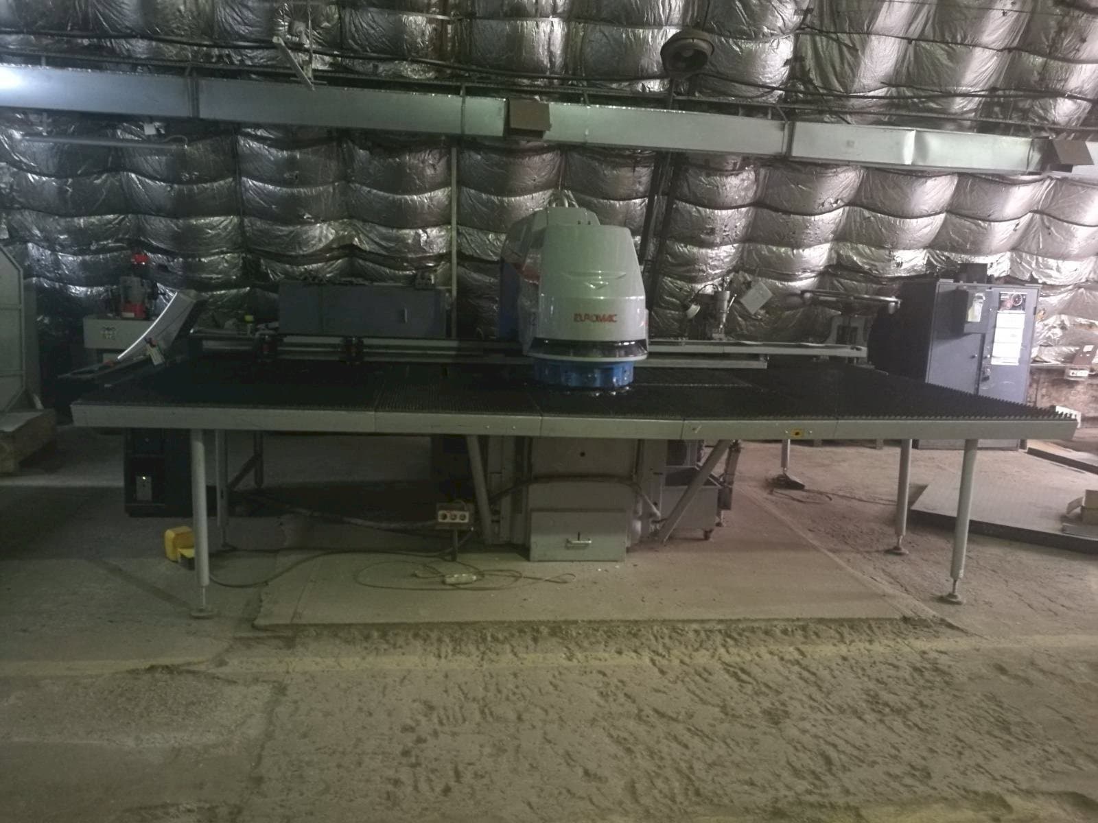 Frontansicht der Euromac STX Flex 12 Maschine