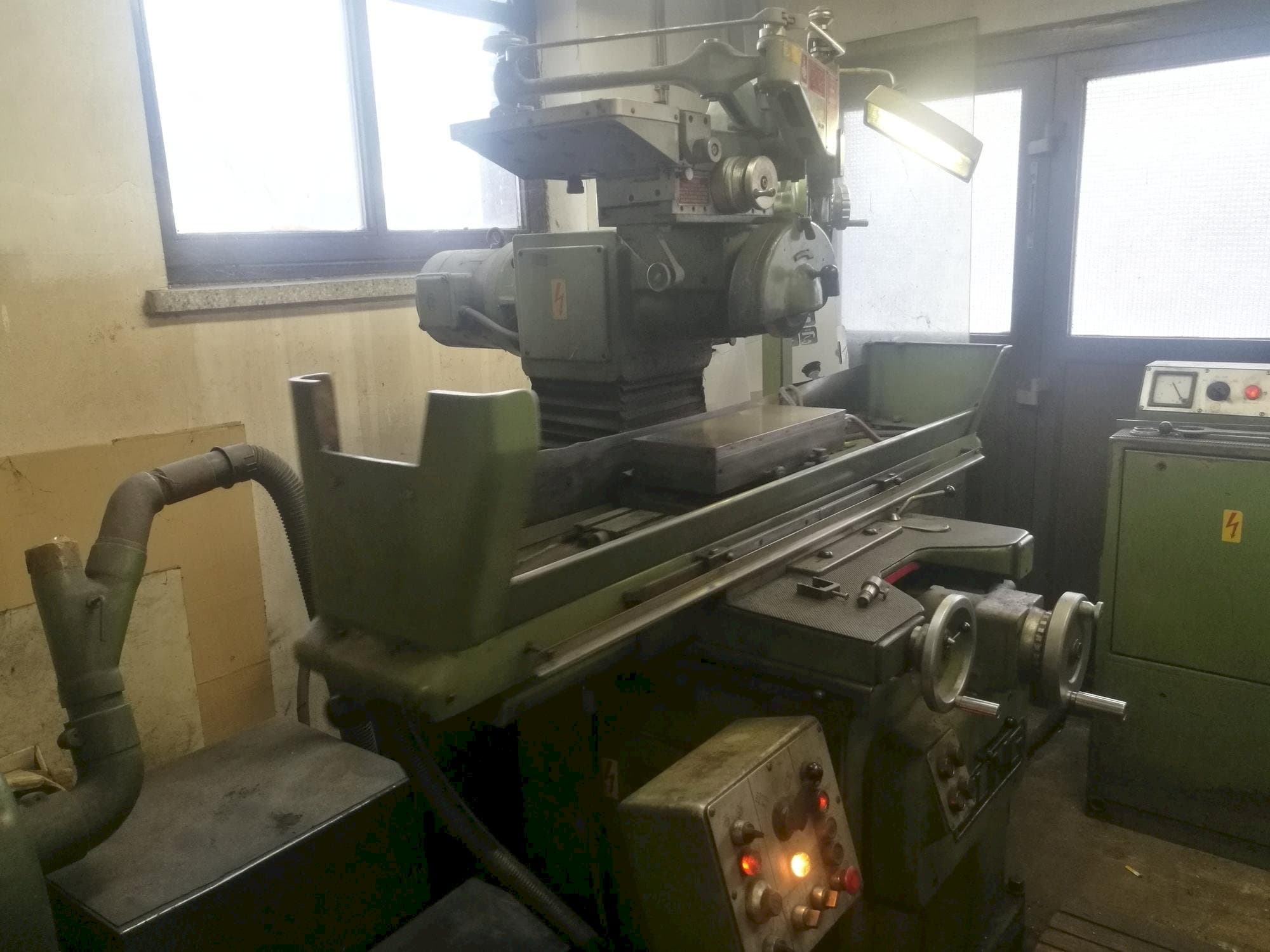 Frontansicht der JUNG HF 50 RD Maschine