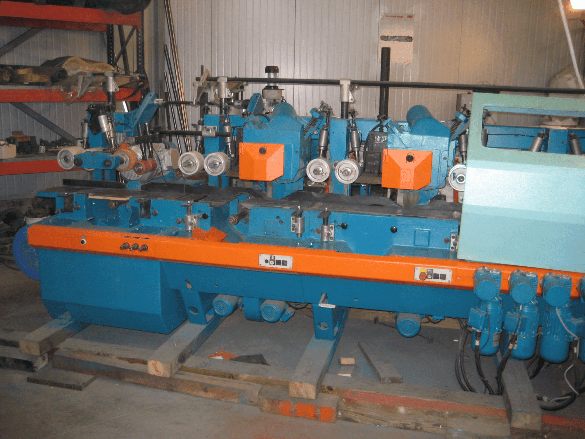 Frontansicht der WEINIG / DIMTER U23  Maschine