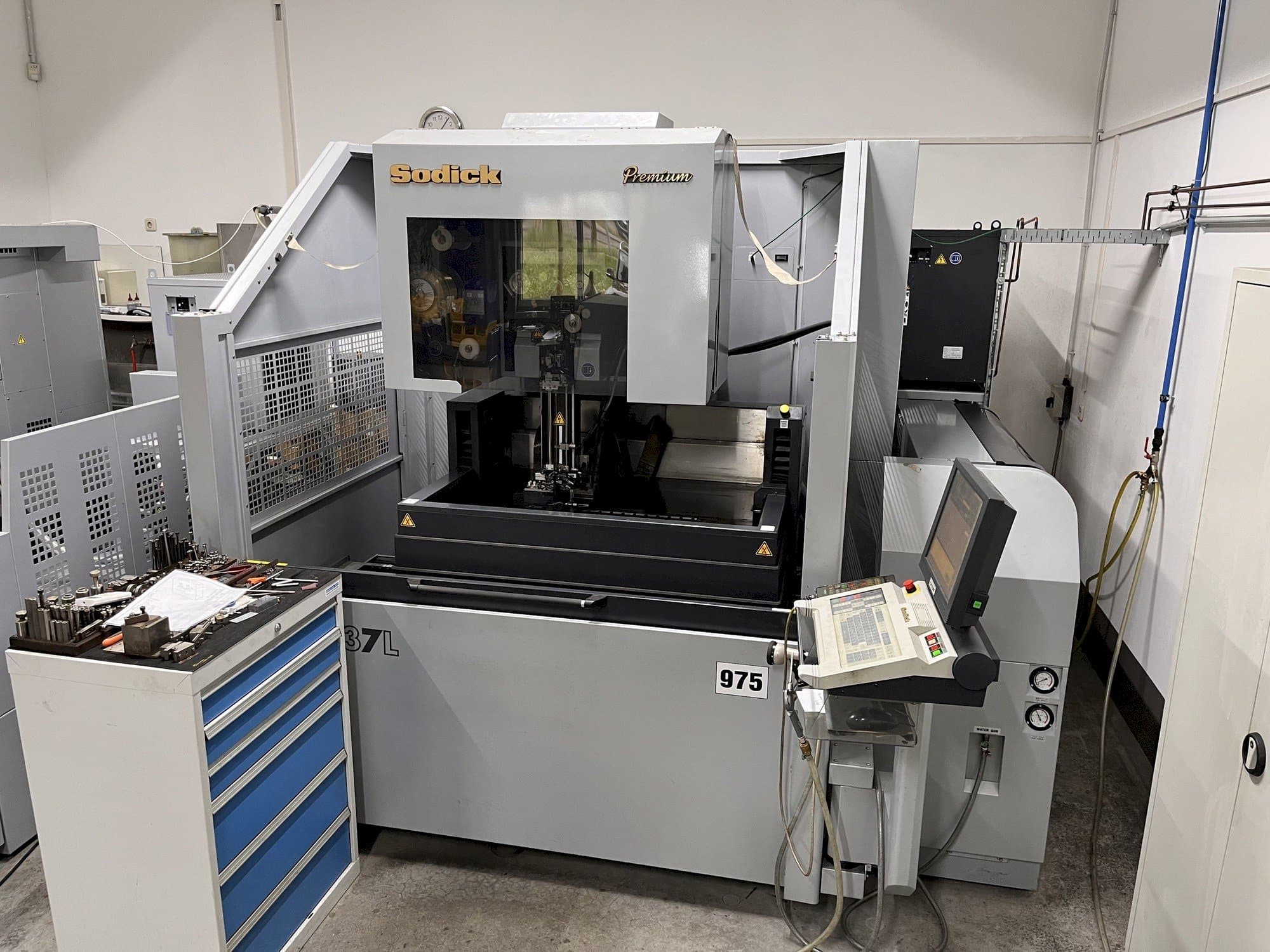 Frontansicht der Sodick AQ537L Maschine