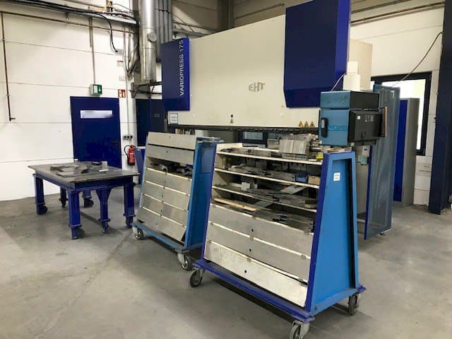 Frontansicht der EHT VARIOPRESS 175-4050 Maschine