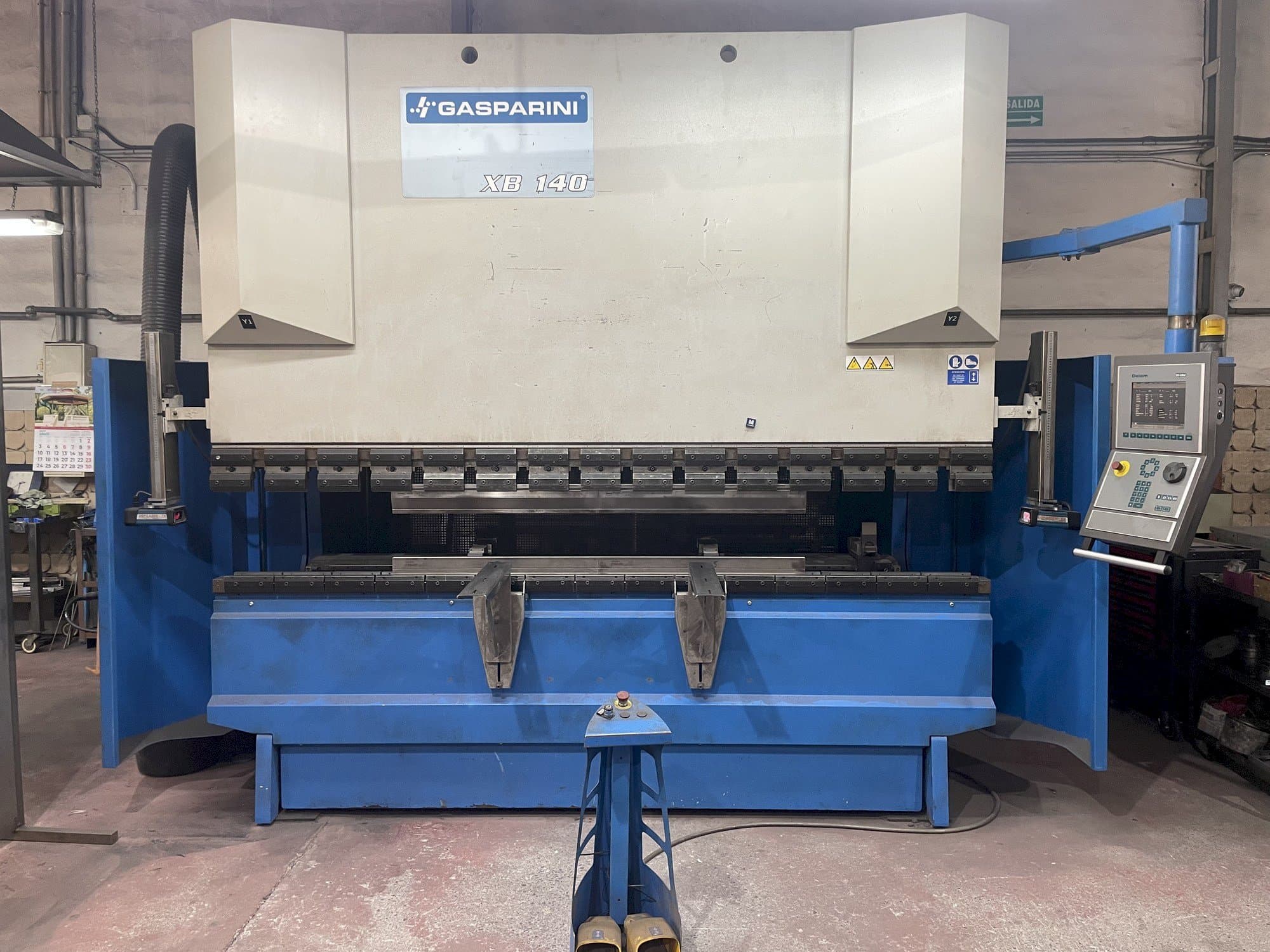 Frontansicht der GASPARINI X-BASIC 140/3000 Maschine