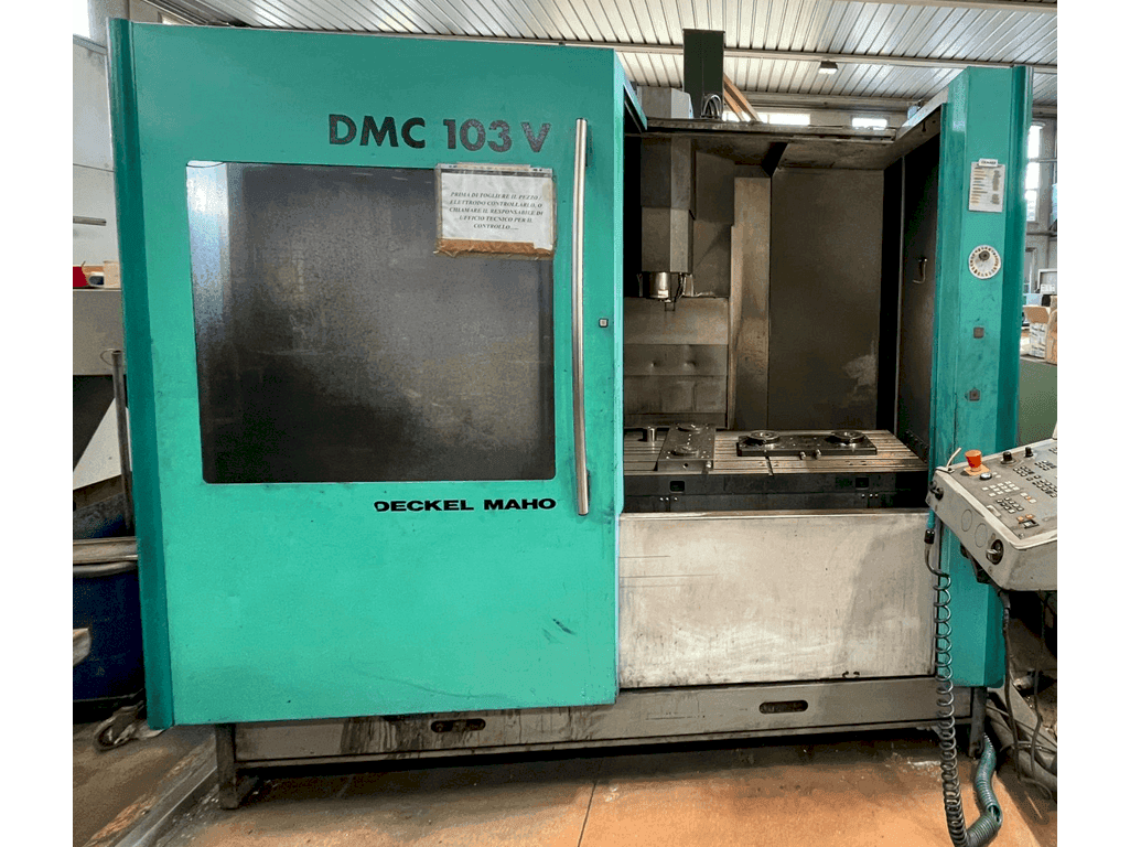 Frontansicht der DECKEL MAHO DMC 103 Maschine