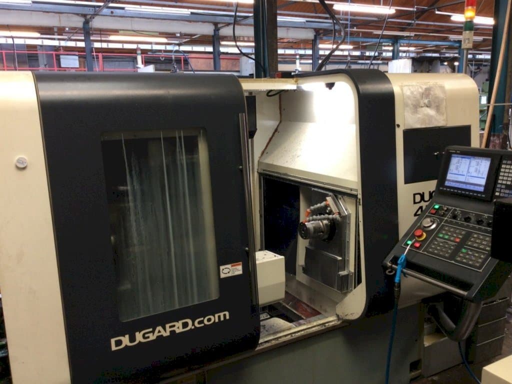 Frontansicht der Dugard 42 TT Maschine