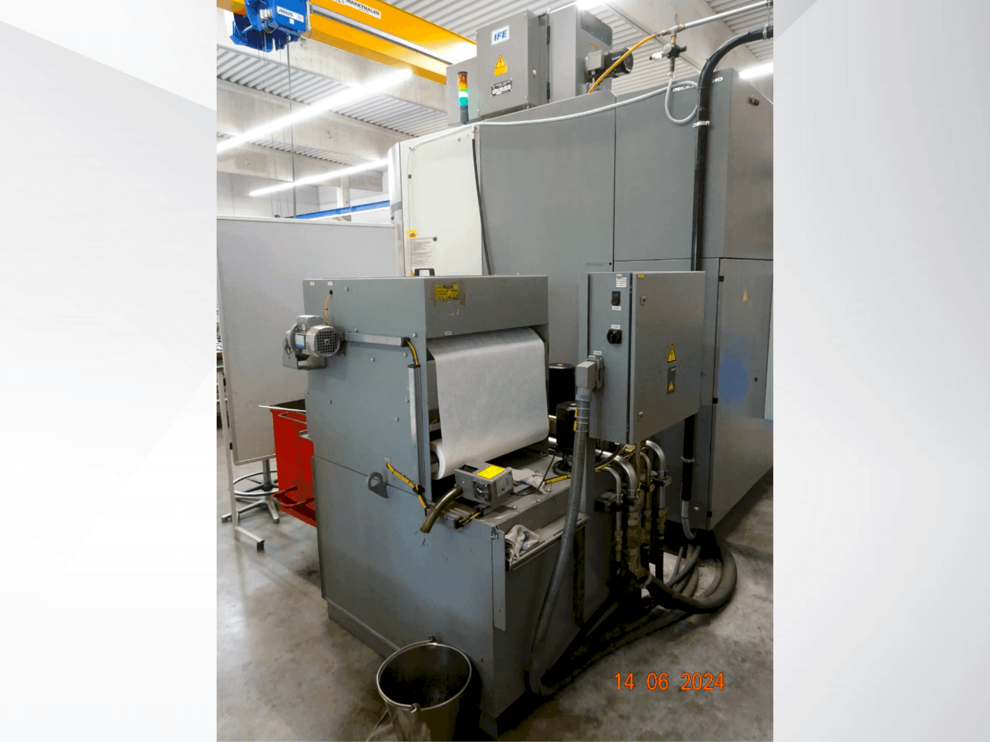 Frontansicht der DMG DMU 80 MonoBlock  Maschine