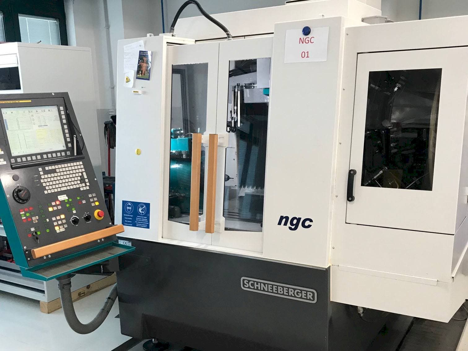 Frontansicht der Schneeberger NGC Maschine