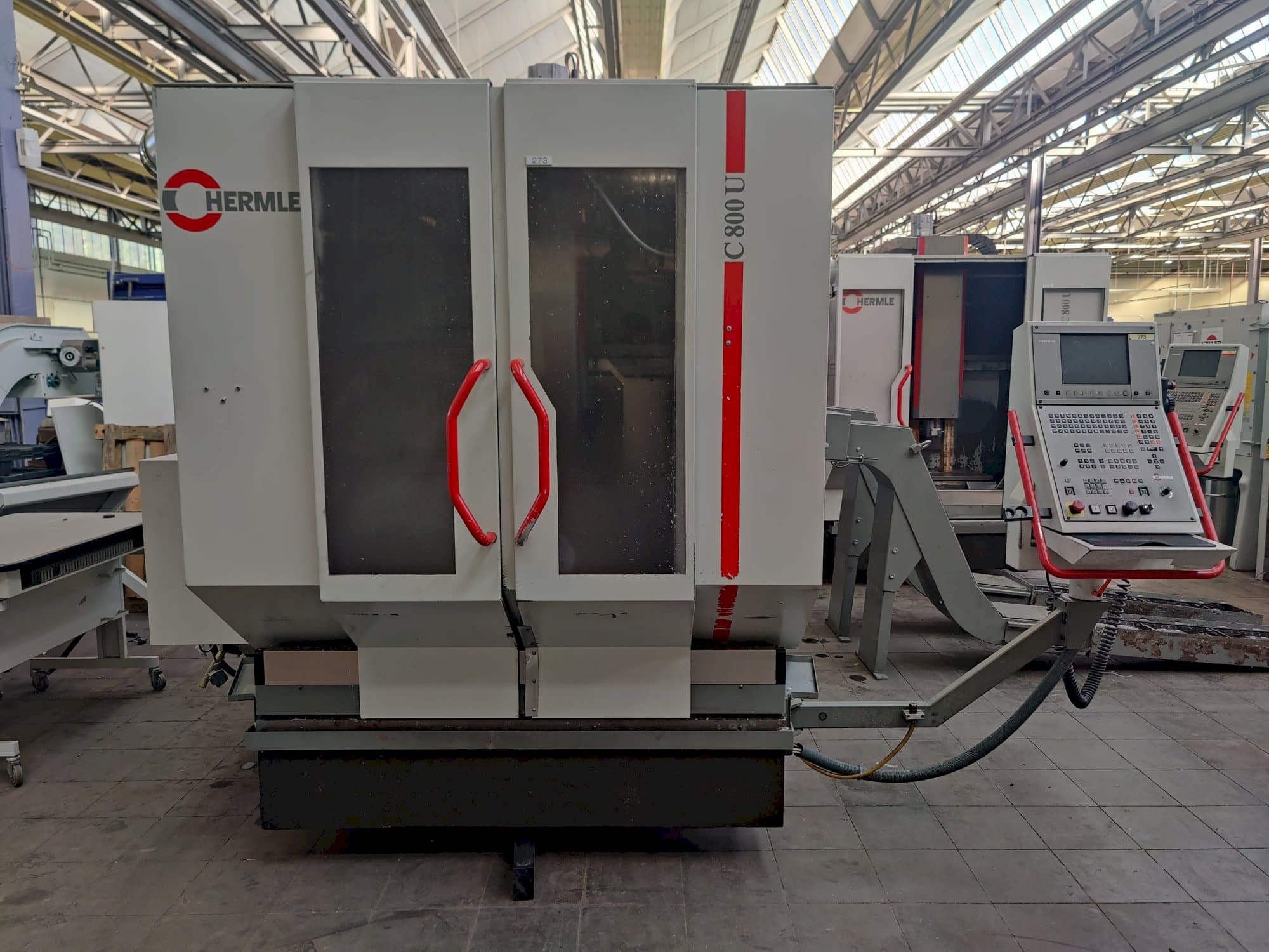 Frontansicht der HERMLE C800U Maschine