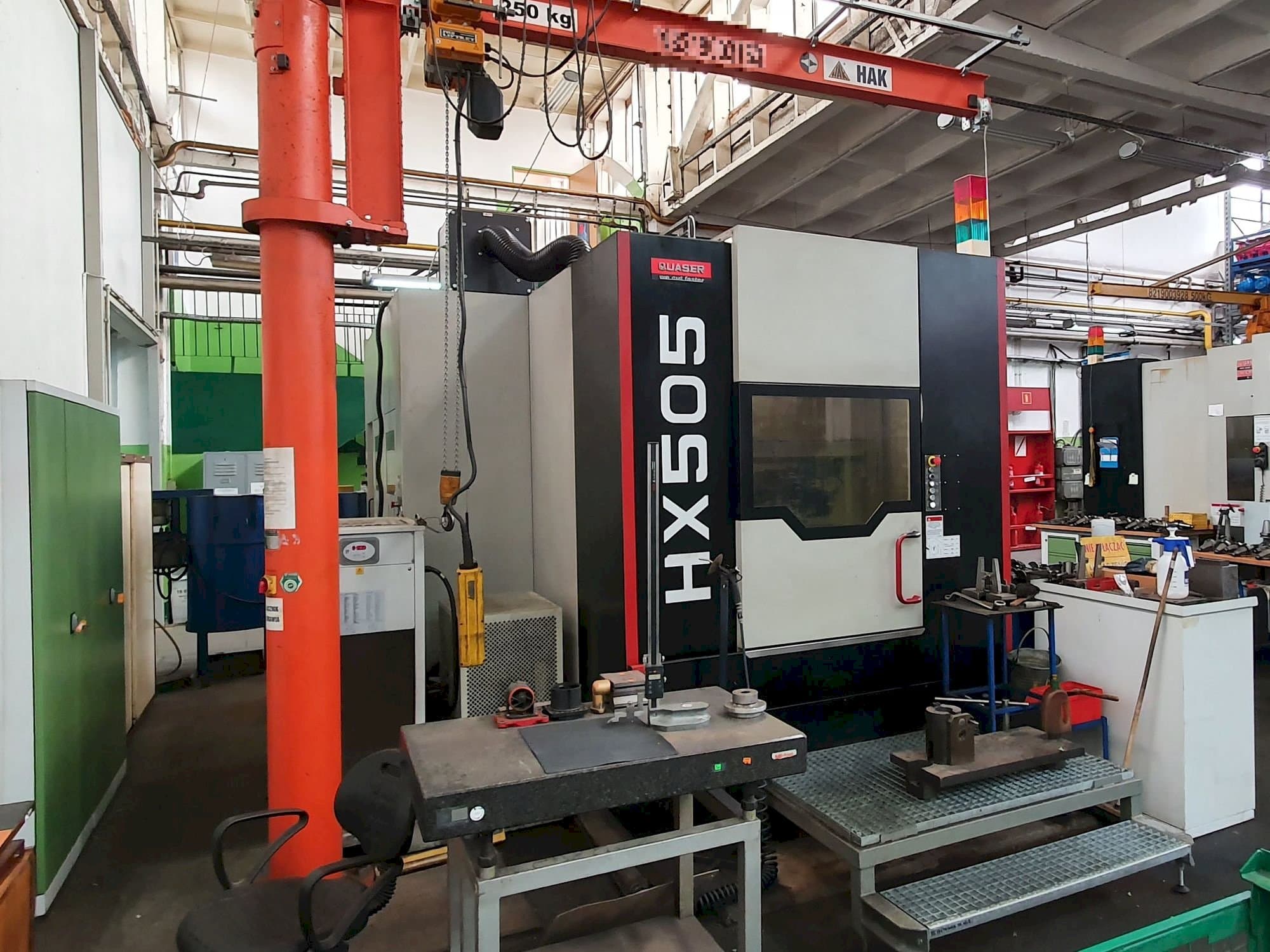 Frontansicht der Quaser HX505 AP / 6B Maschine