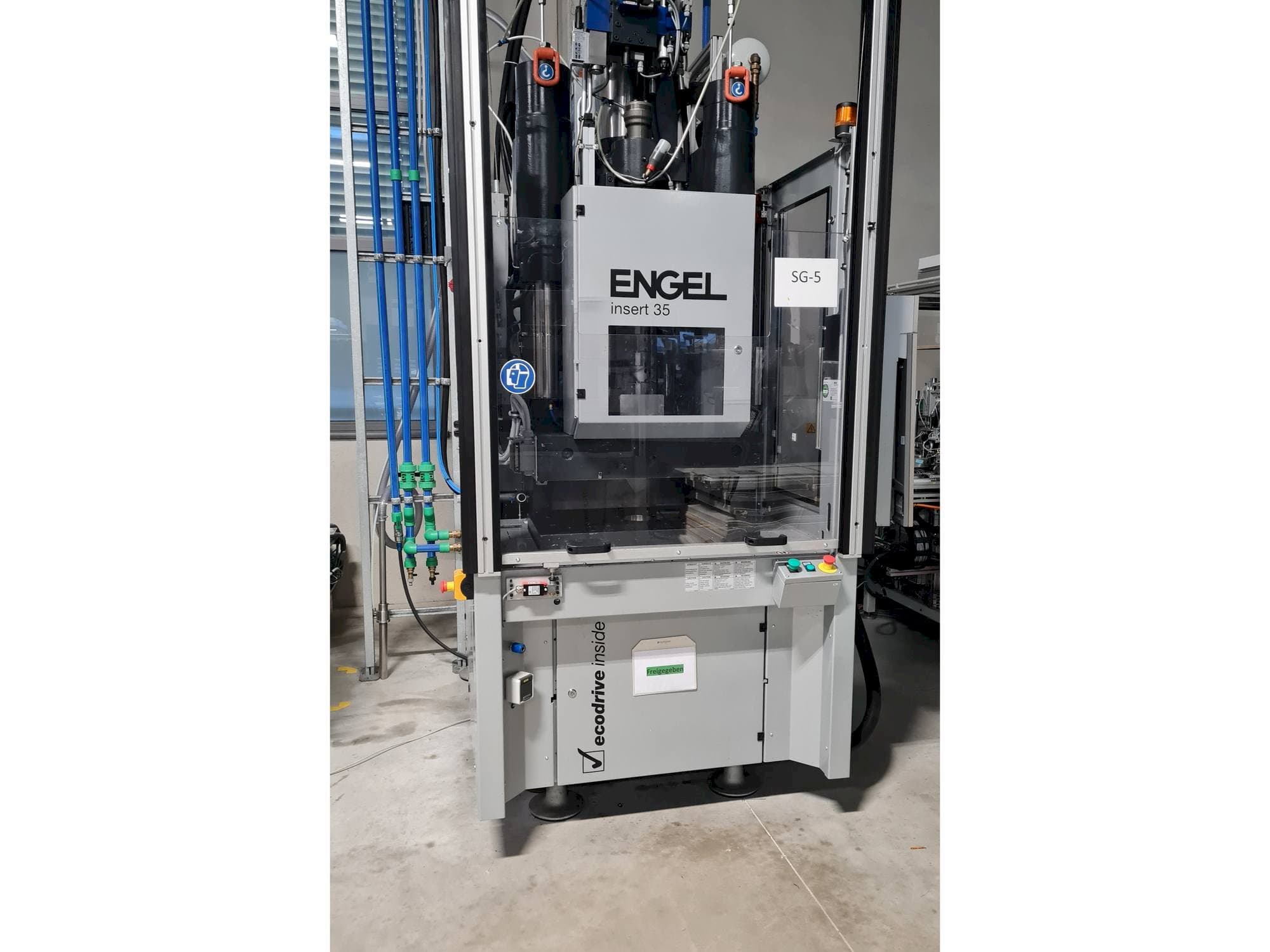 Frontansicht der Engel insert 60V-35 single XS ecodrive  Maschine