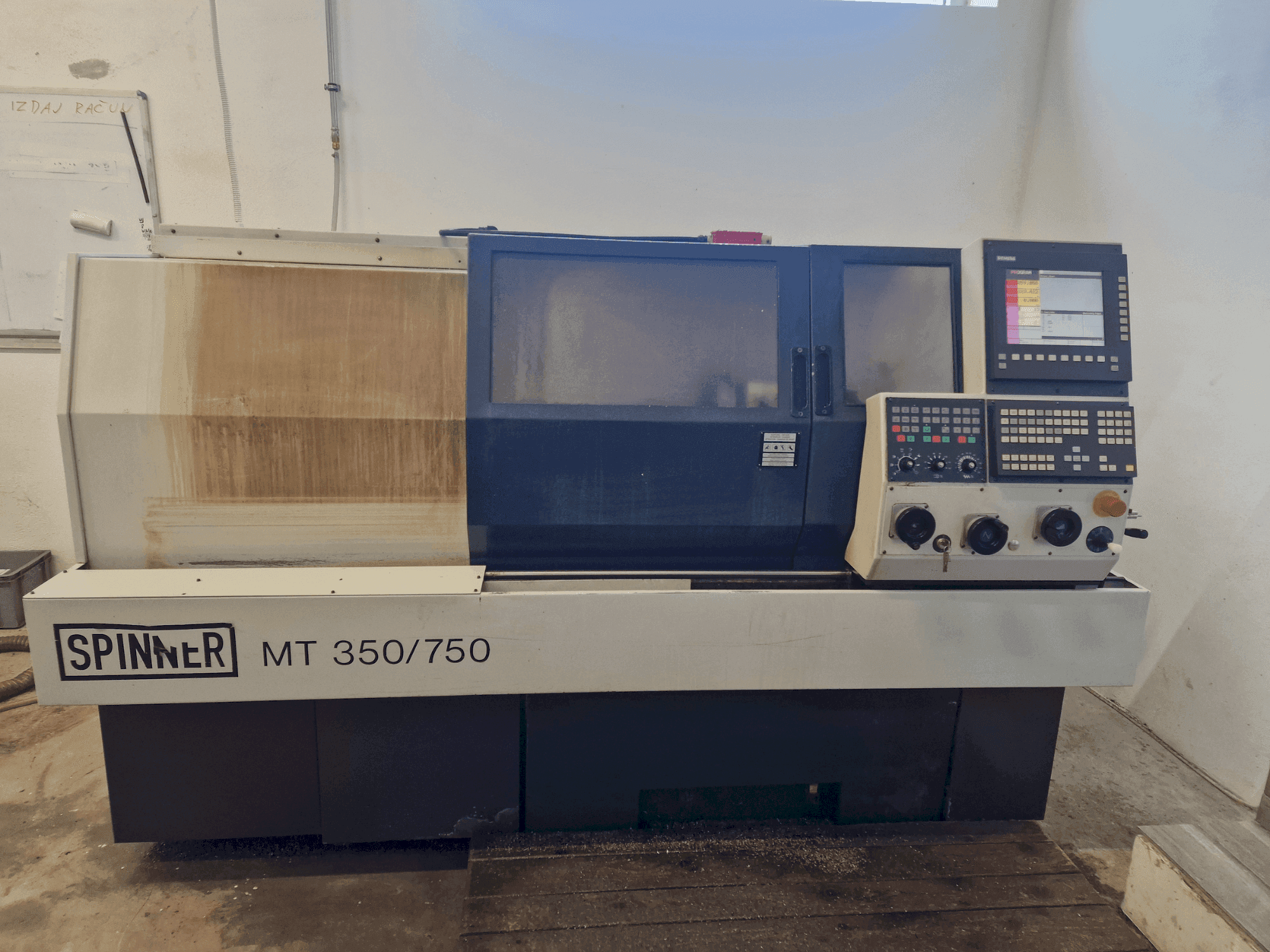 Frontansicht der SPINNER MT 350/750  Maschine